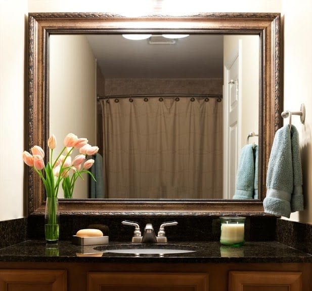 Before and After: Guest Bath Makeover with Le Flore