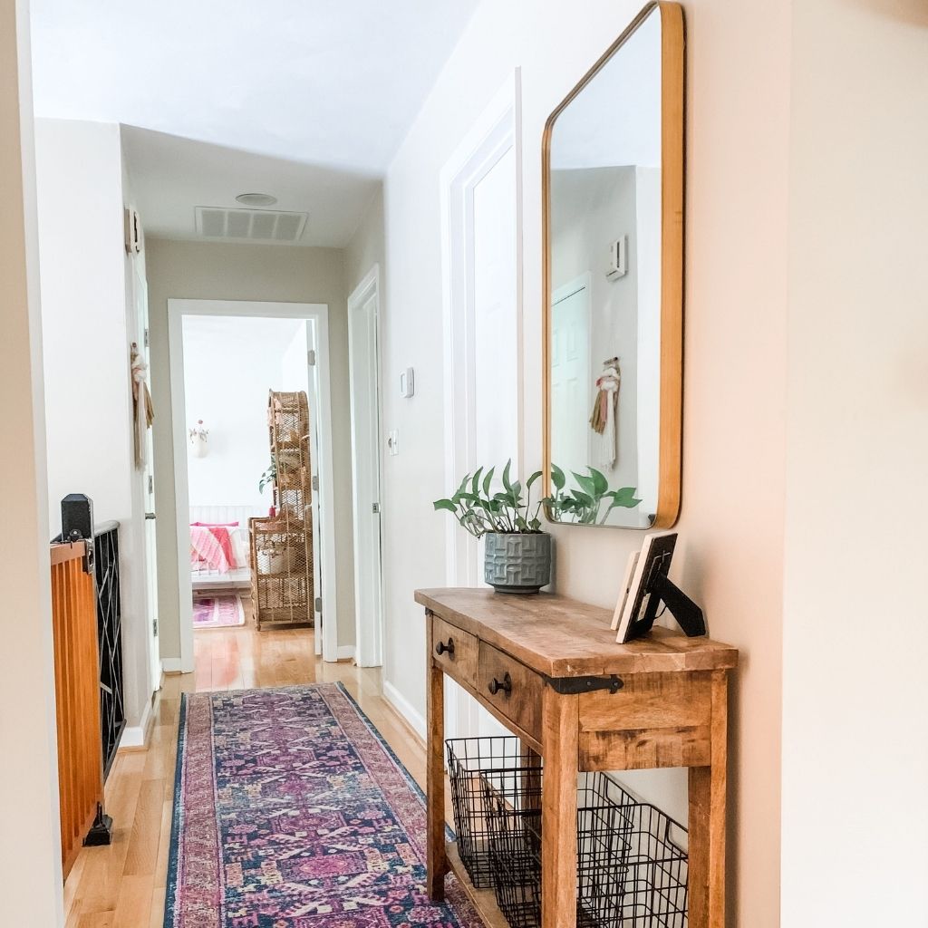 6 Practical Ways to Add Decor to Your Hallway