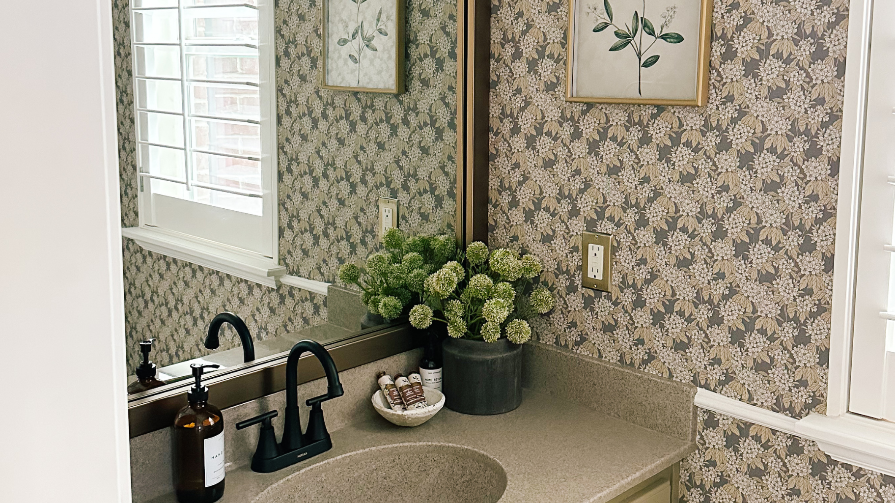 4 Tips for Maximizing Space in a Half Bathroom