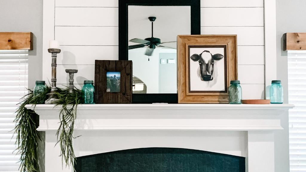 3 Reasons Why We Love the Leaning Mirror Trend