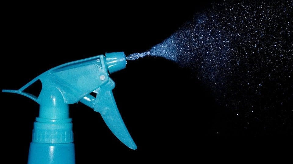 How to Make an In-Home Glass and Mirror Cleaner