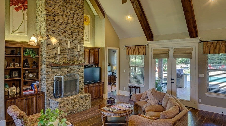 3 Things to Consider When Adding a Framed Mirror Over a Fireplace