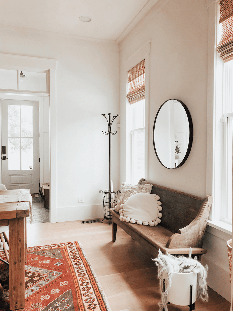 5-places-in-your-home-you-should-never-hang-a-mirror