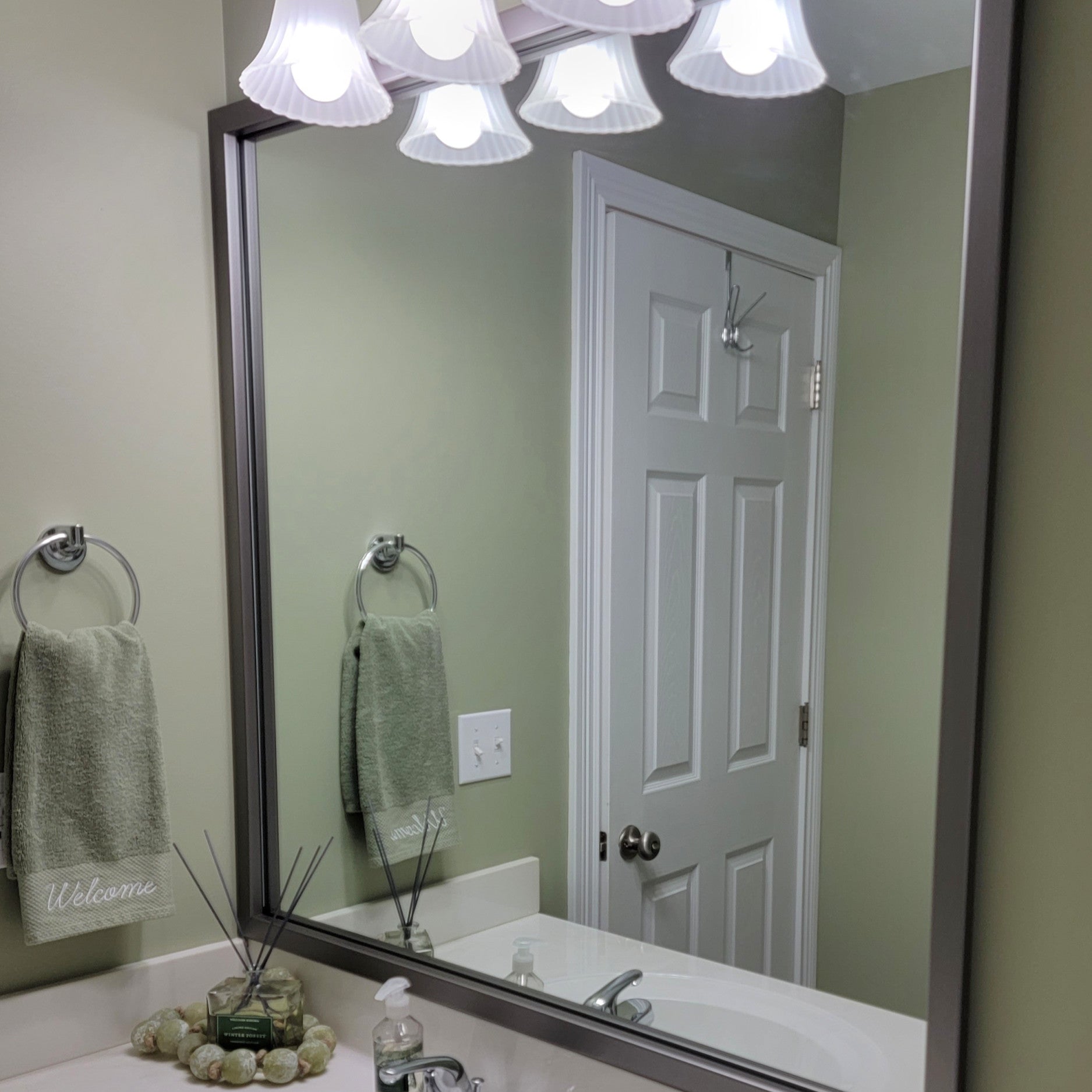 ellis-satin-nickel-lifestyle-1.png