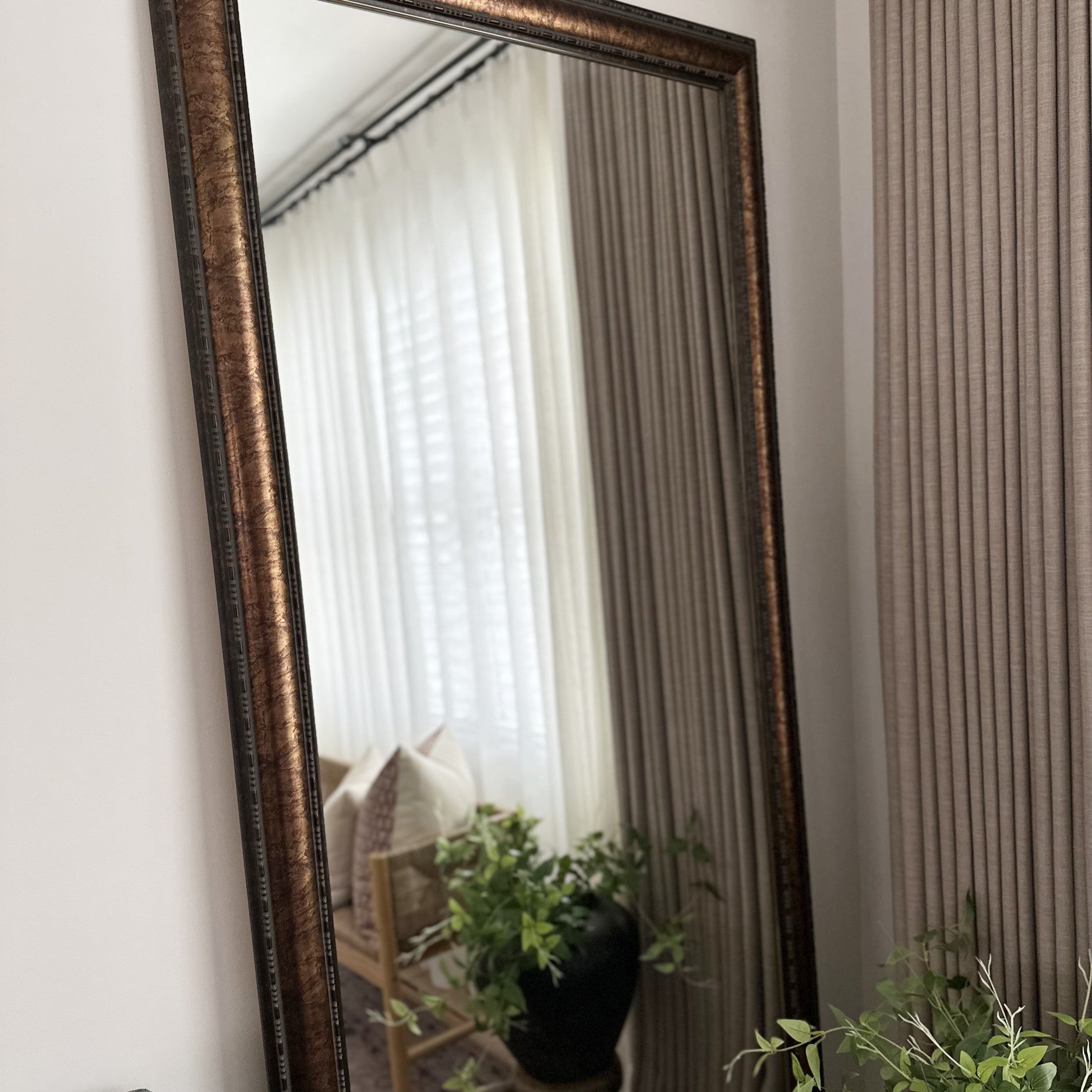 somvervell-bronze-lifestyle-4.png