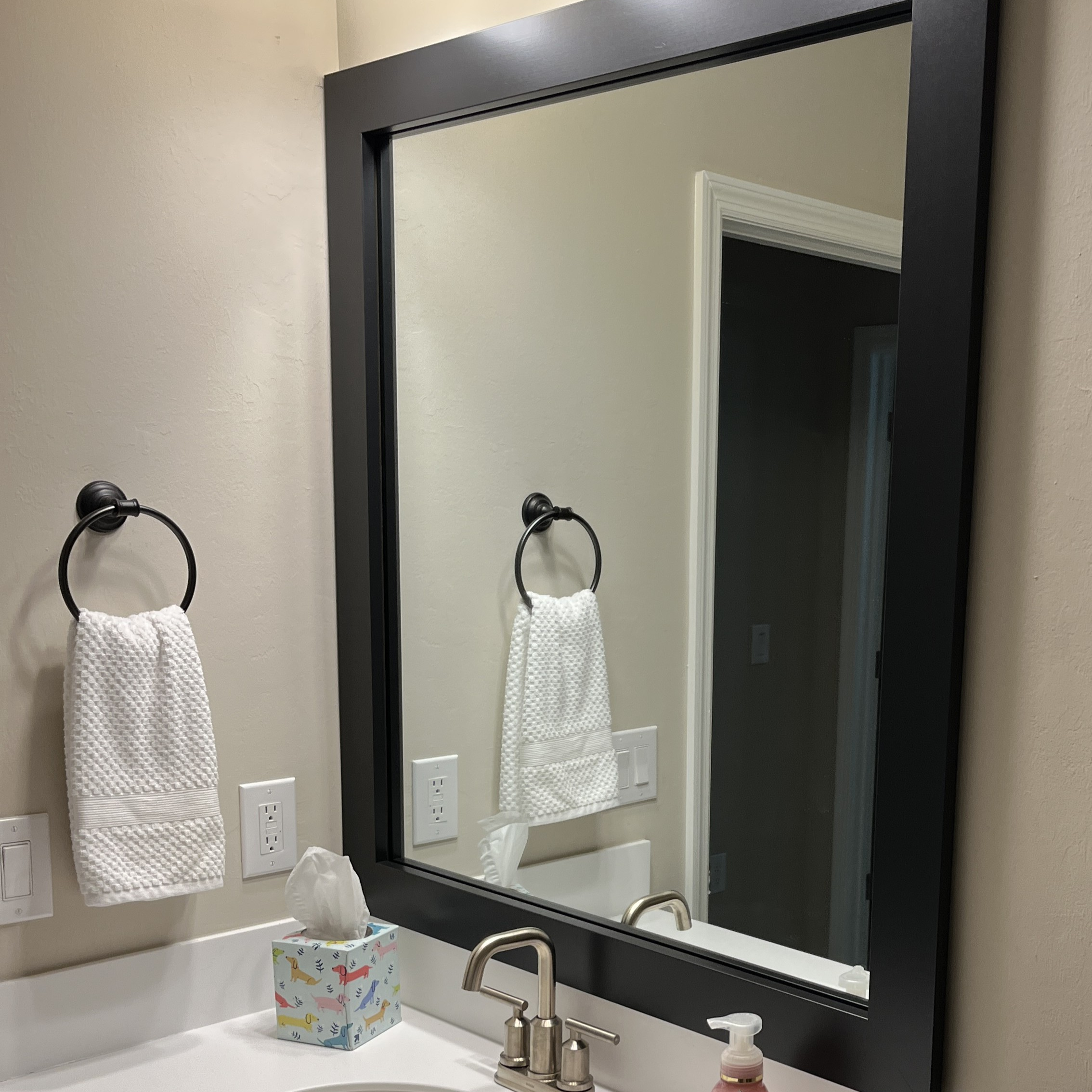 Upton Black Add A Frame