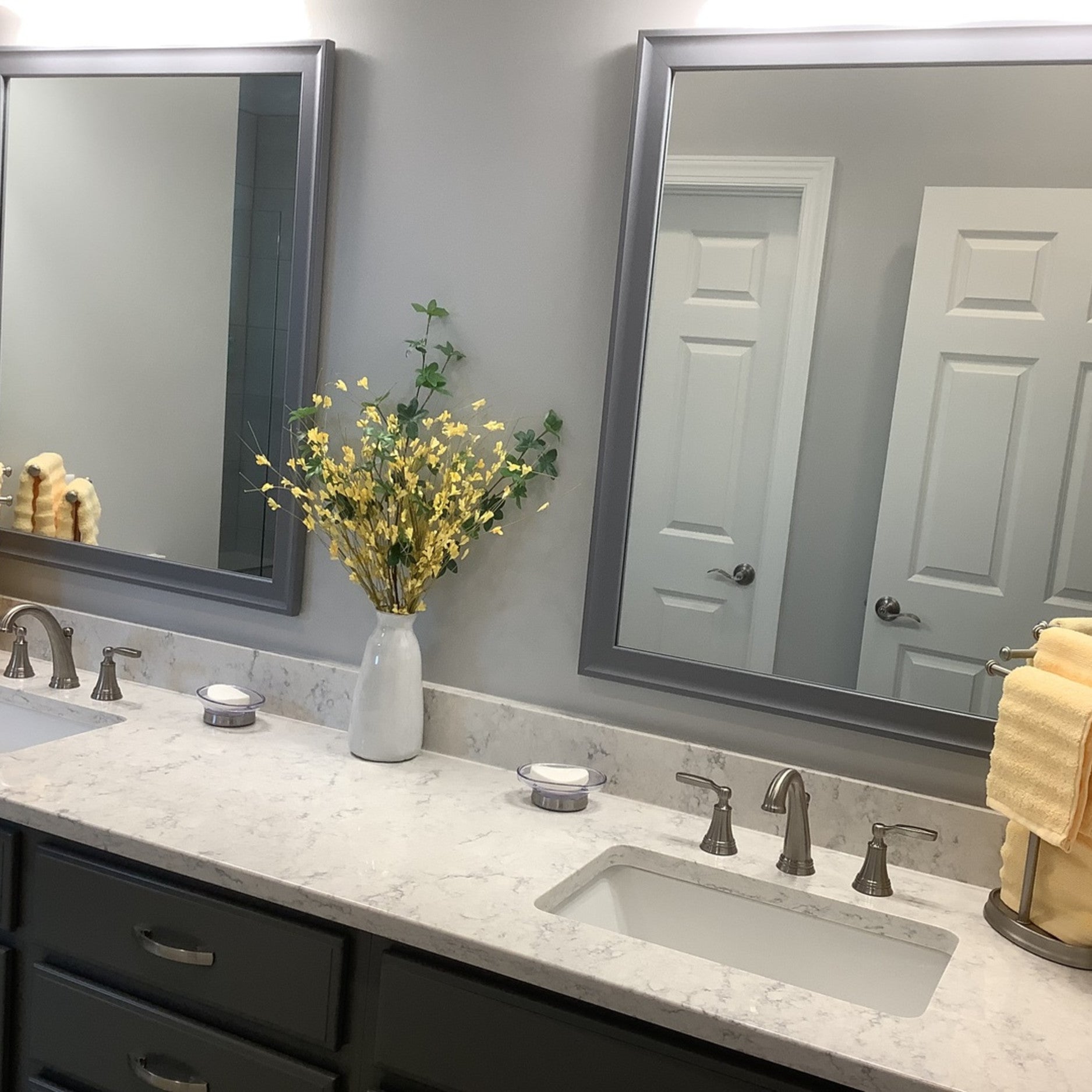 morgan-light-gray-lifestyle-4.png