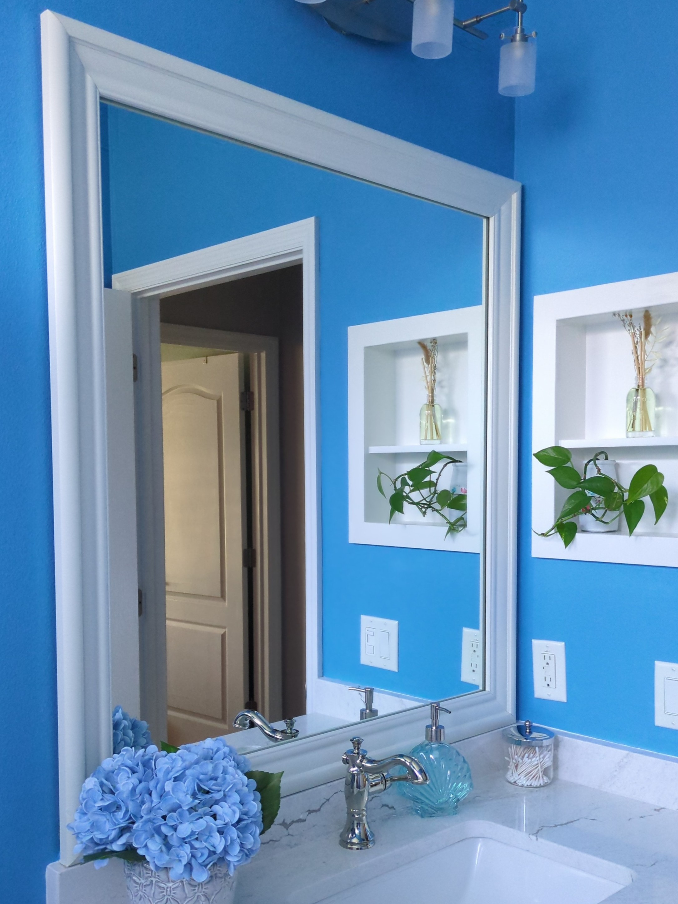 Humbolt White Add A Frame