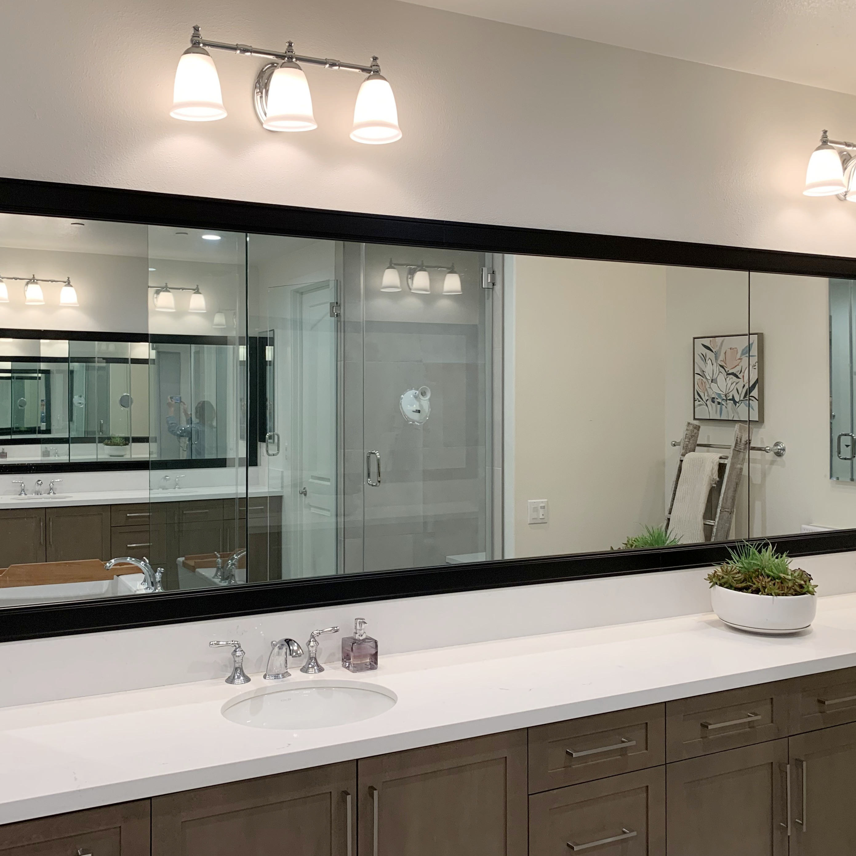 Eastland Black Add A Frame