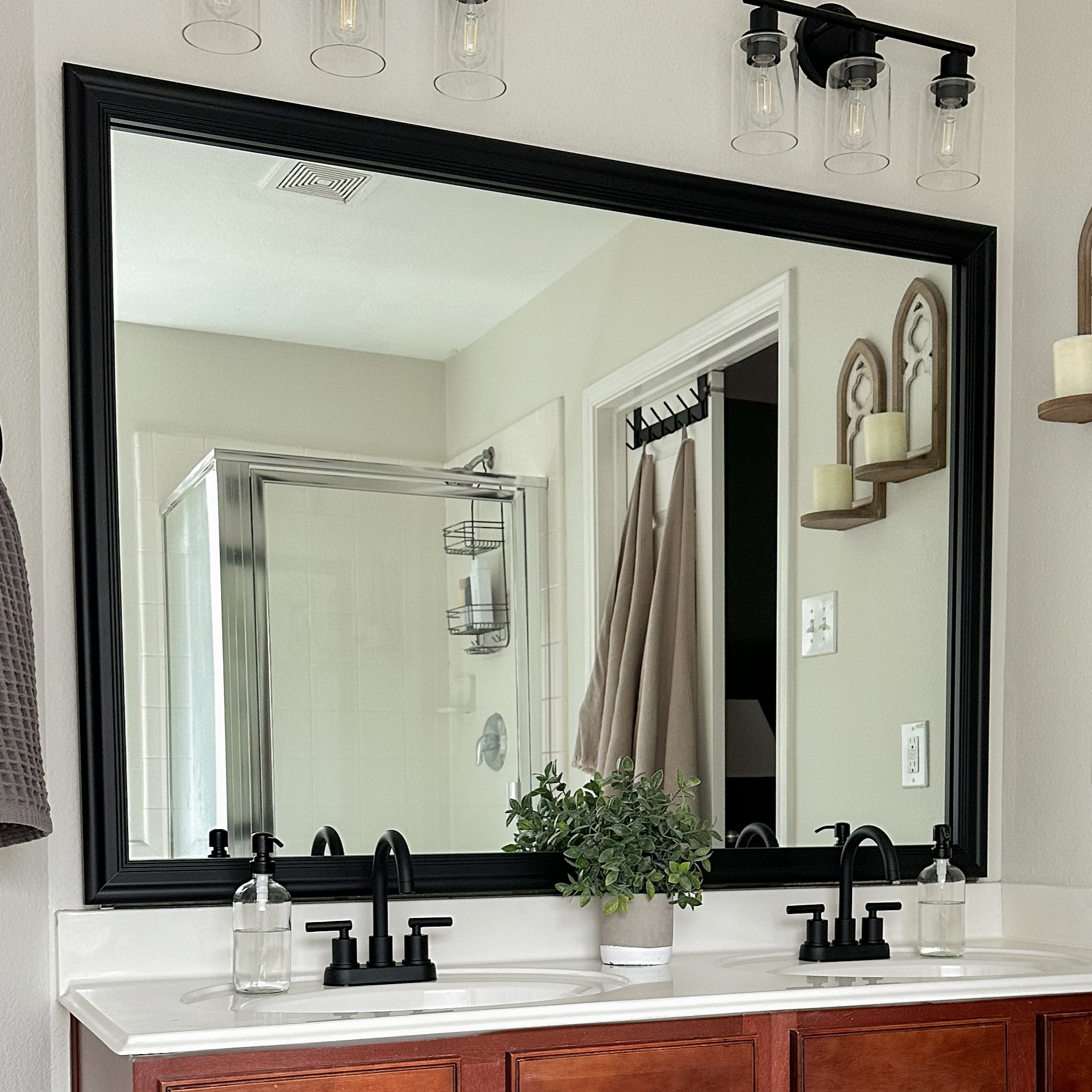 Carson Black Add A Frame