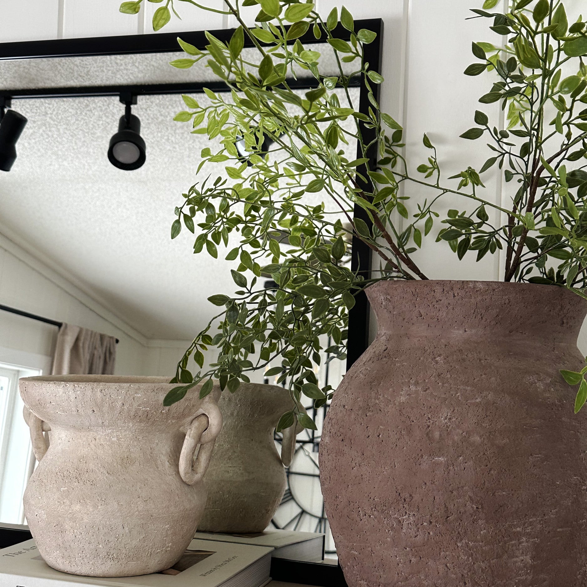 windham-black-lifestyle-4.png