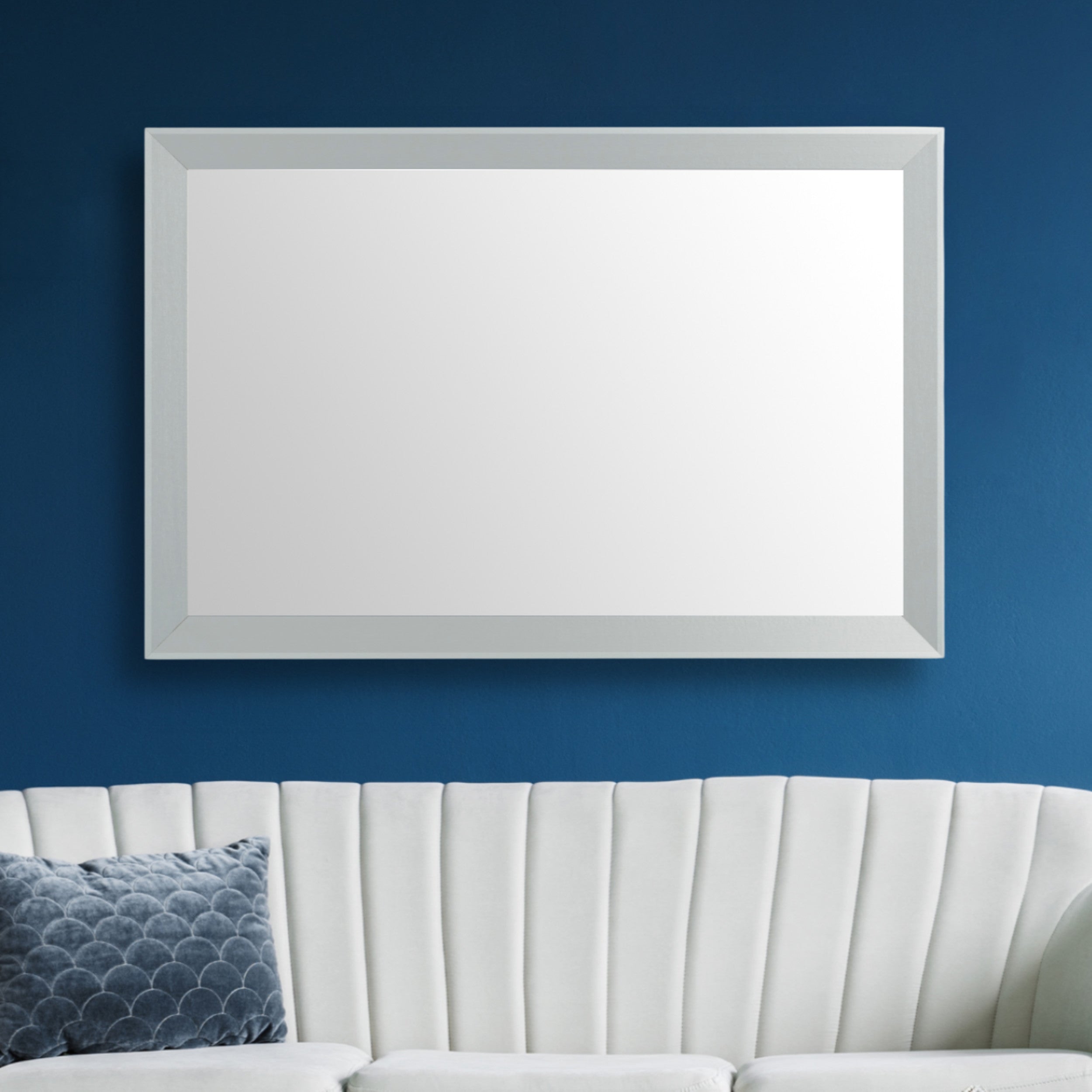 larue-chrome-lifestyle-4.png