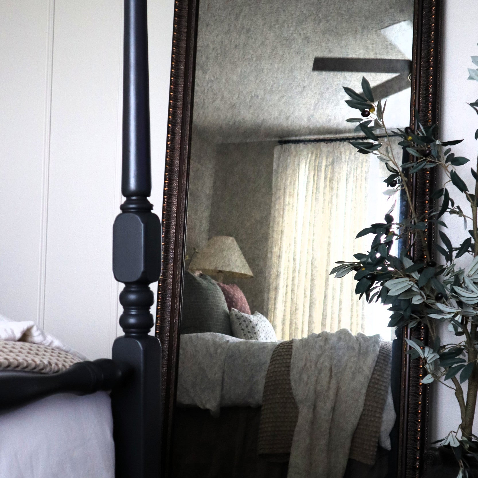 monterey-bronze-lifestyle-4.png