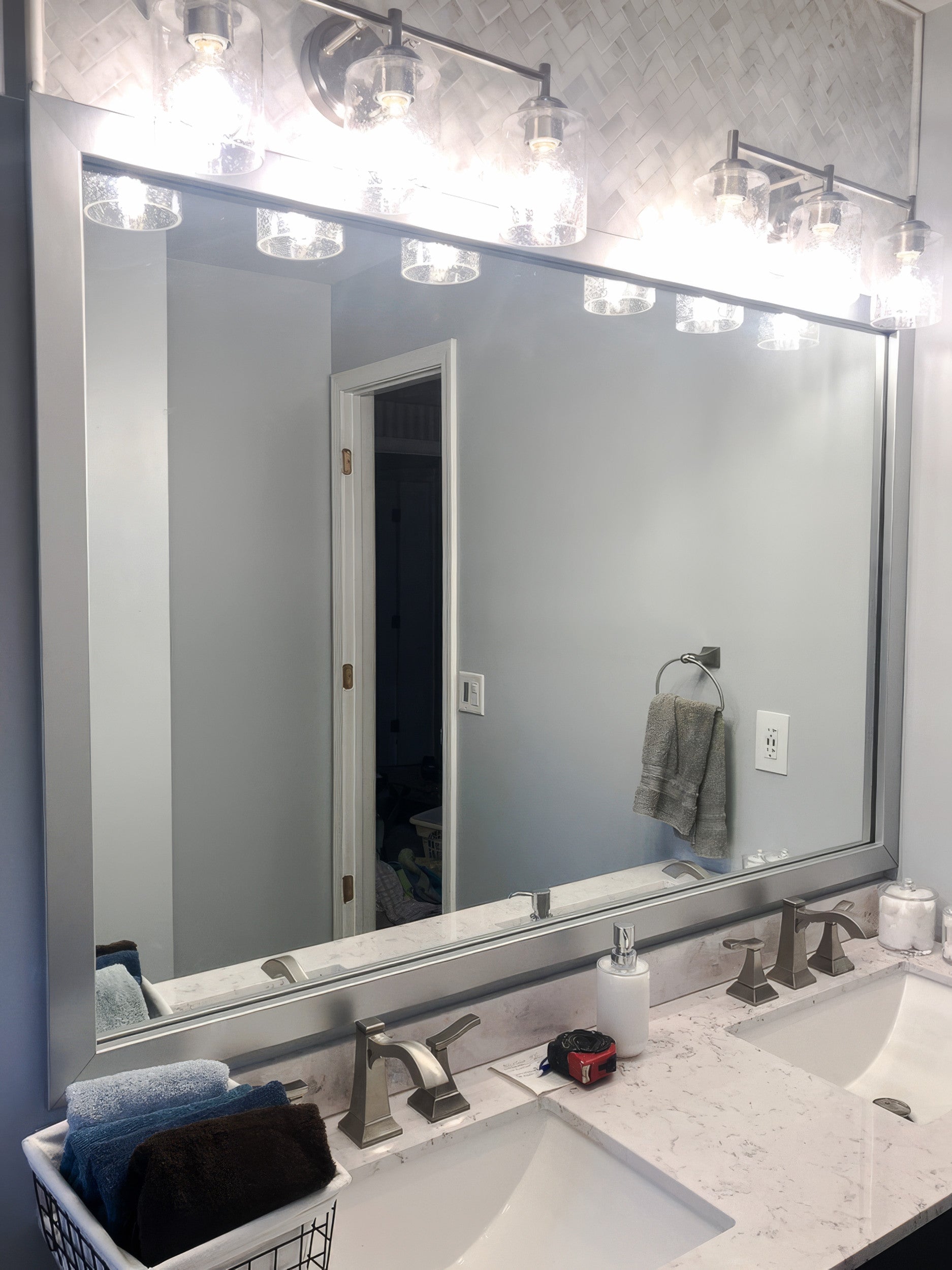 meade-brushed-chrome-lifestyle-3.png
