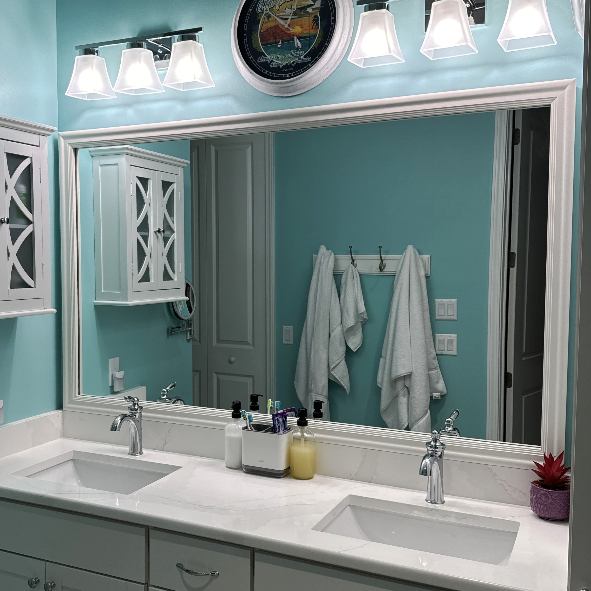 Carson White Add A Frame