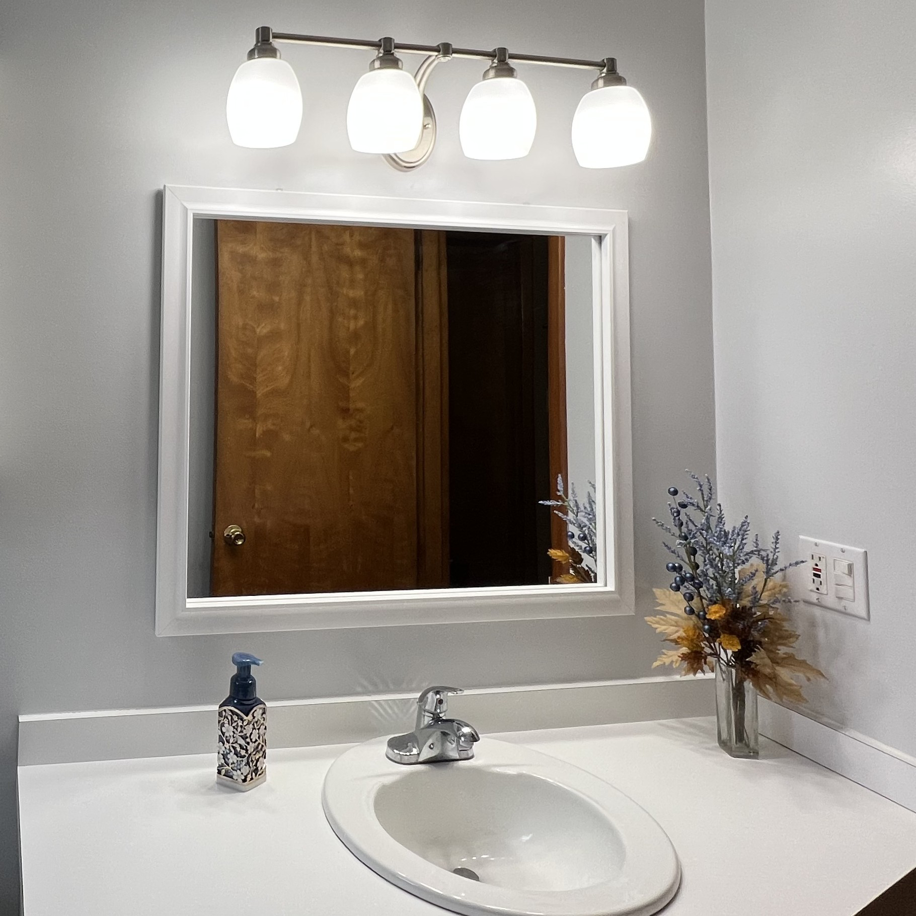 Avery Pure White Add A Frame