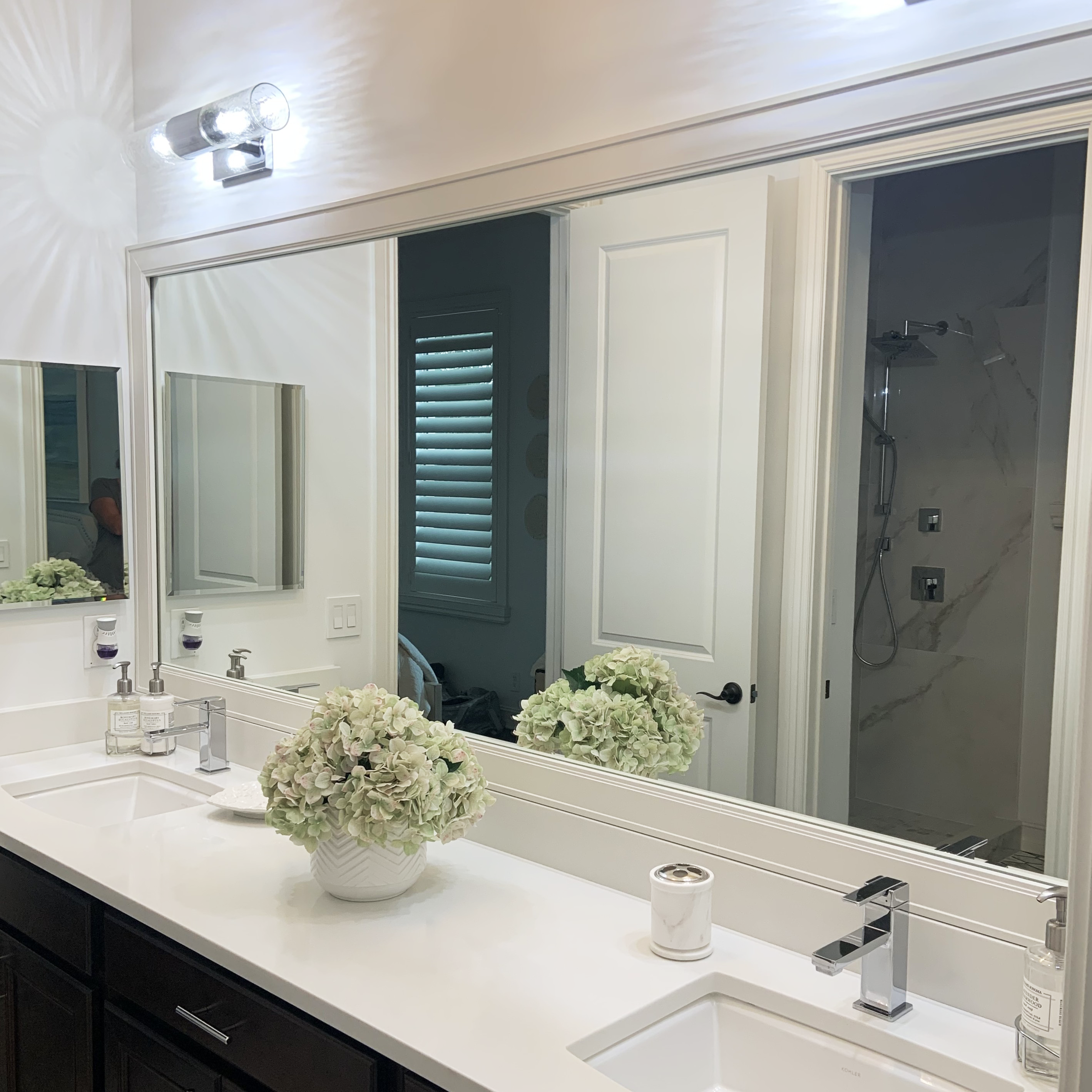 Eastland White Add A Frame