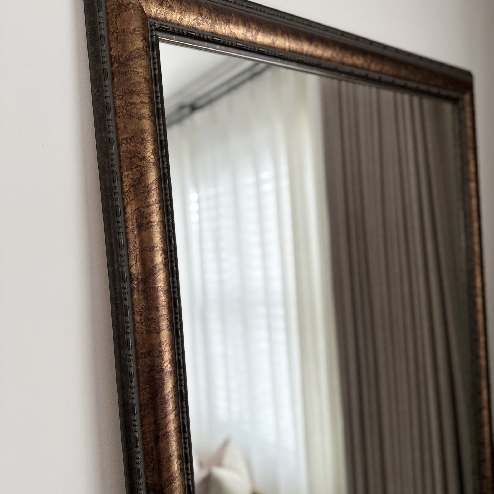 somvervell-bronze-lifestyle-2.png