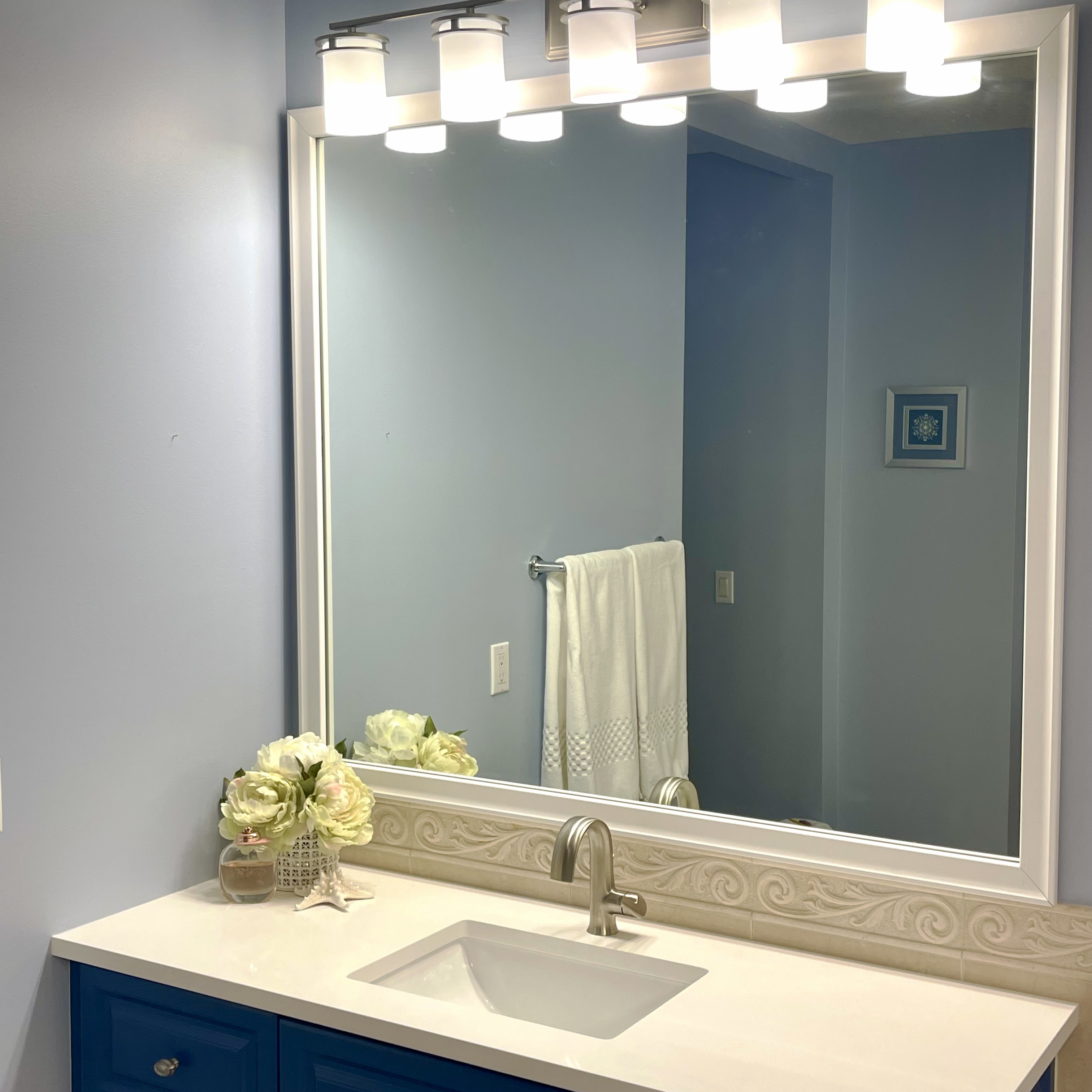 Avery Pure White Add A Frame