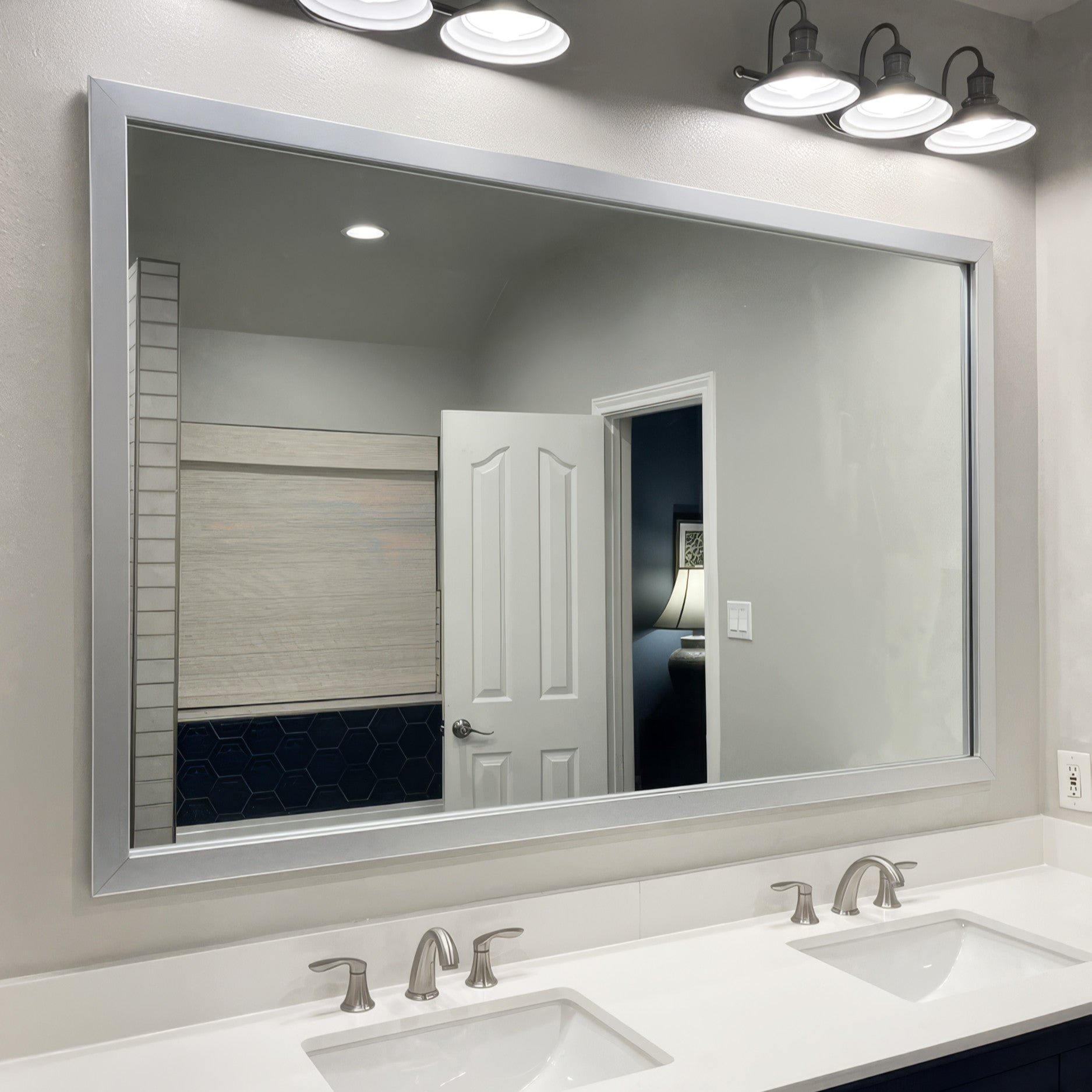 meade-brushed-chrome-lifestyle-2.png