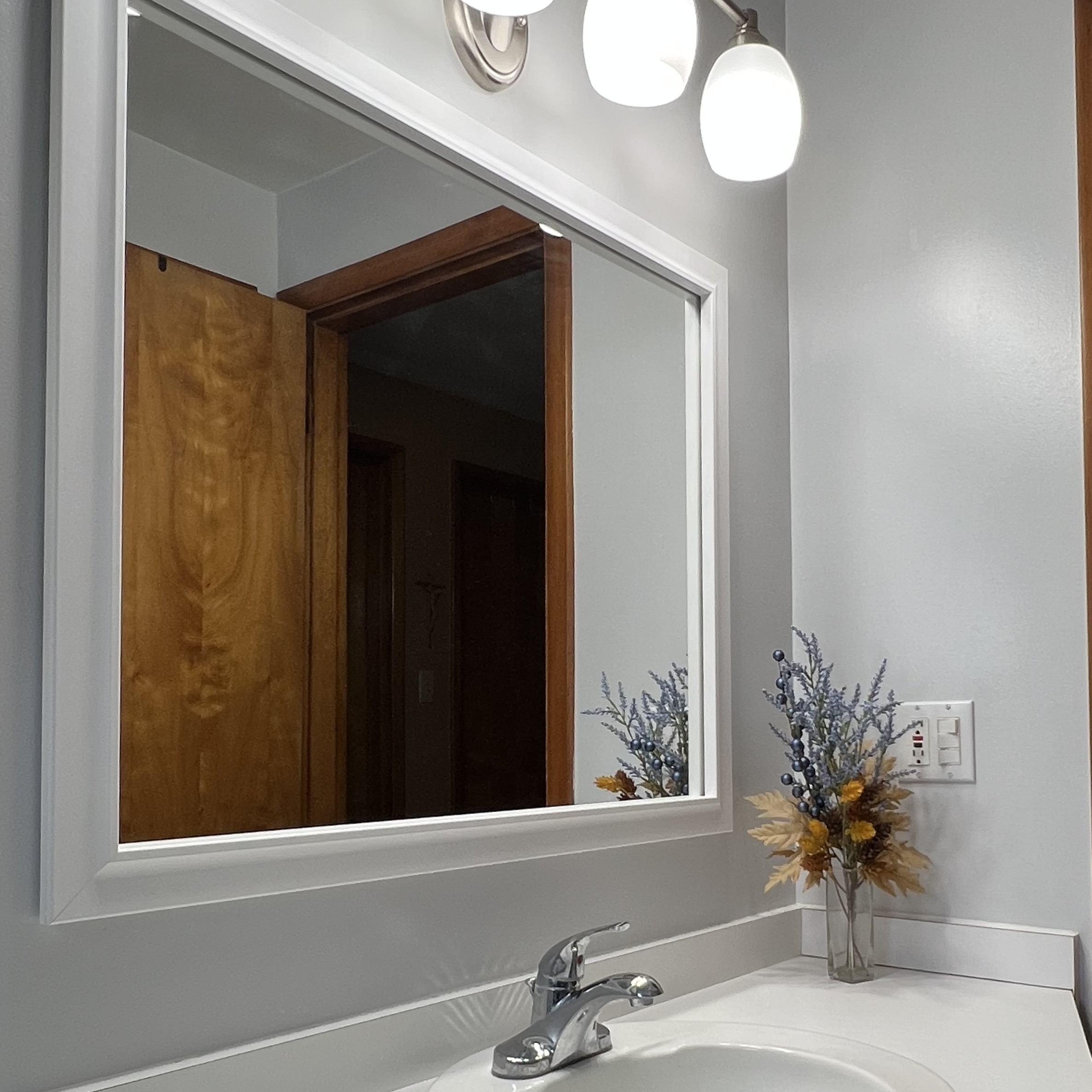 Avery Pure White Add A Frame