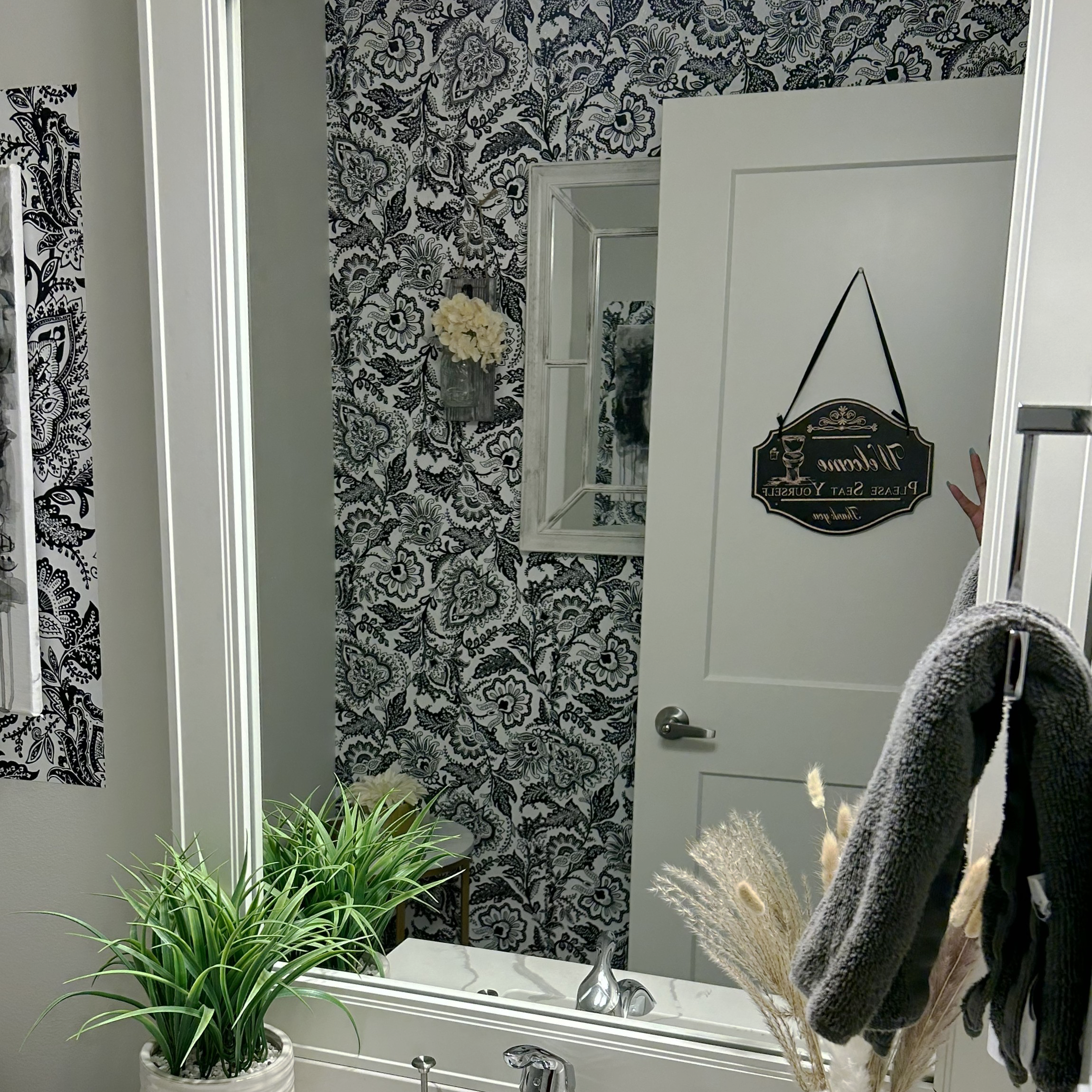 Eastland White Add A Frame