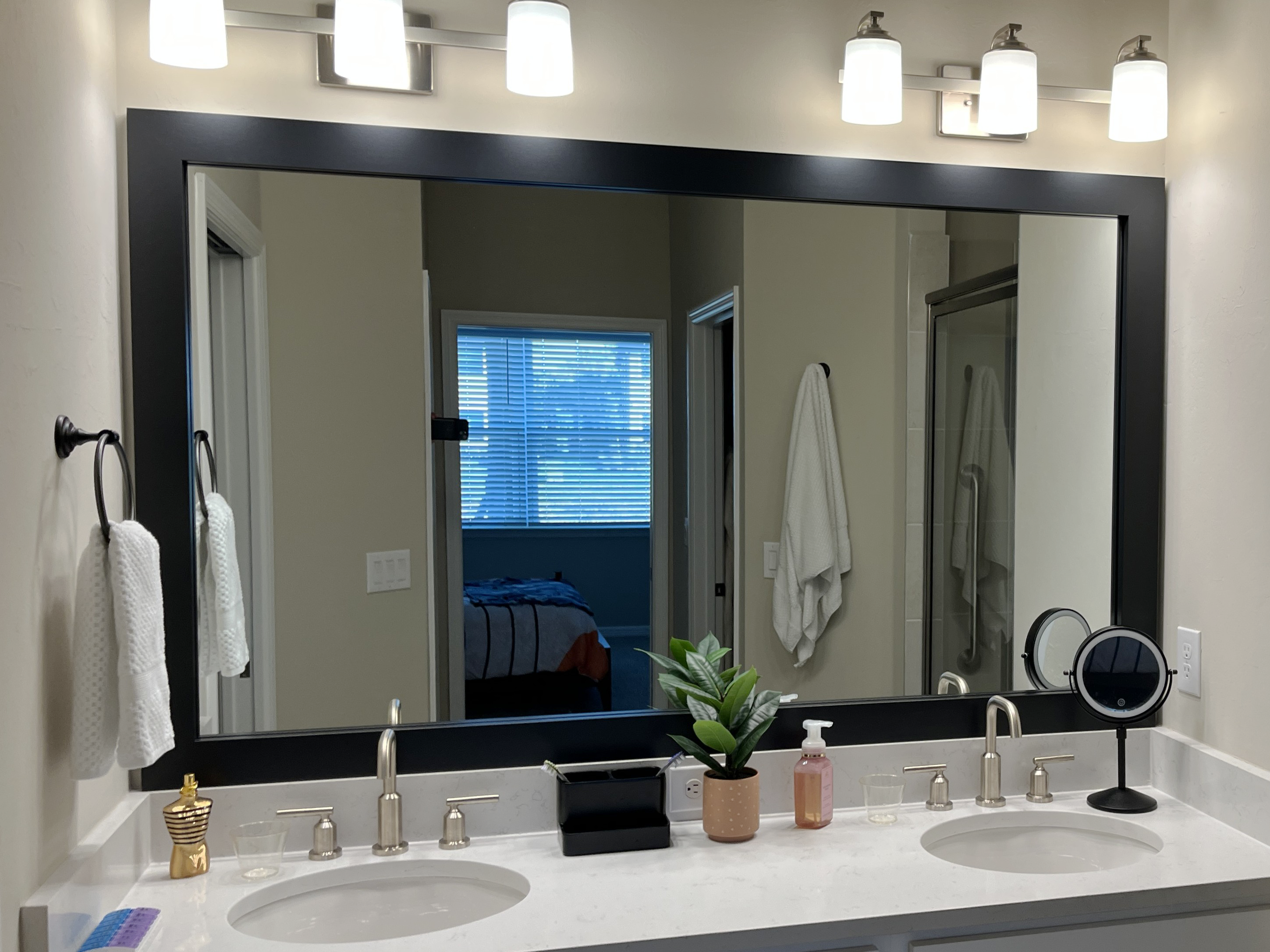 Upton Black Add A Frame