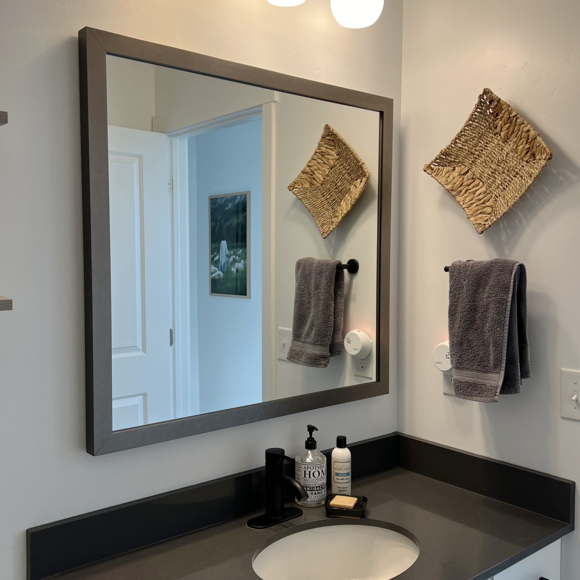 galveston-pewter-lifestyle-2.png