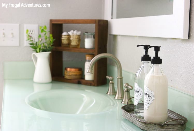 6 Tips for De-cluttering and Organizing Your Bathroom