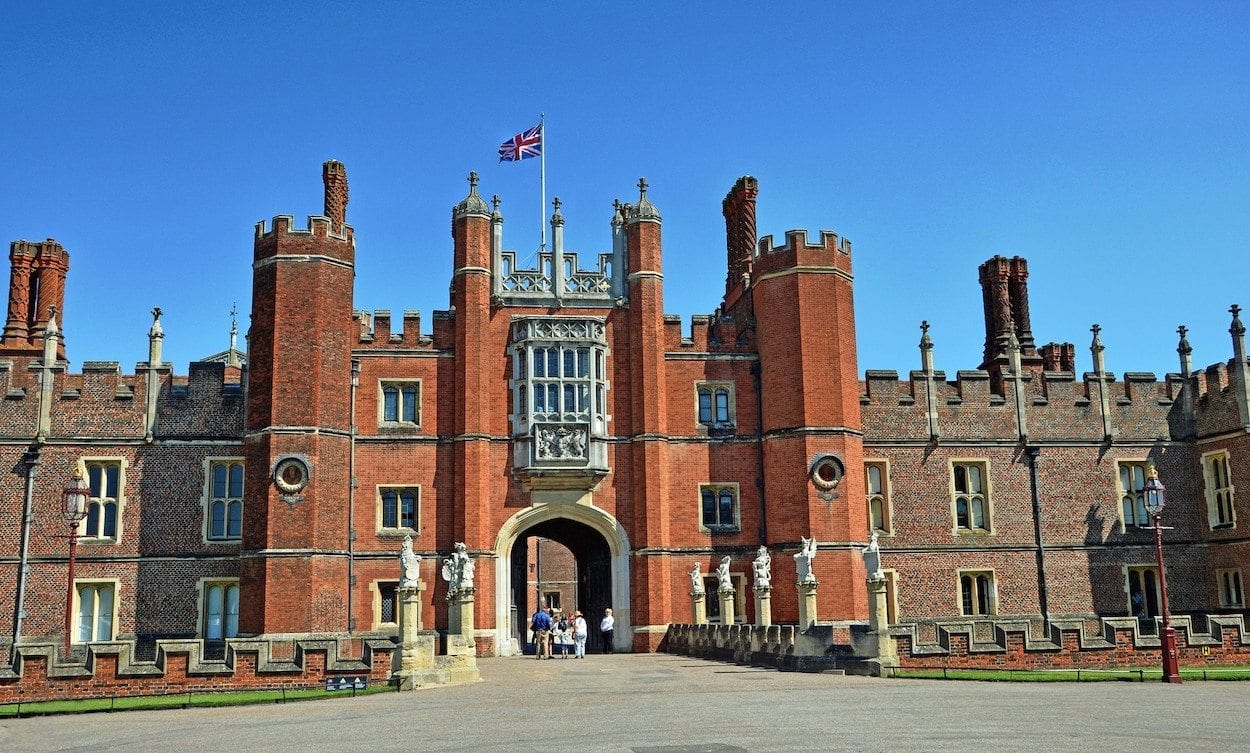 Bathrooms of History: Fit for a King