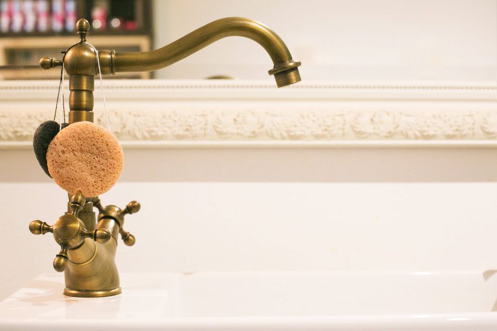 5 Tips for De-cluttering Your Bathroom