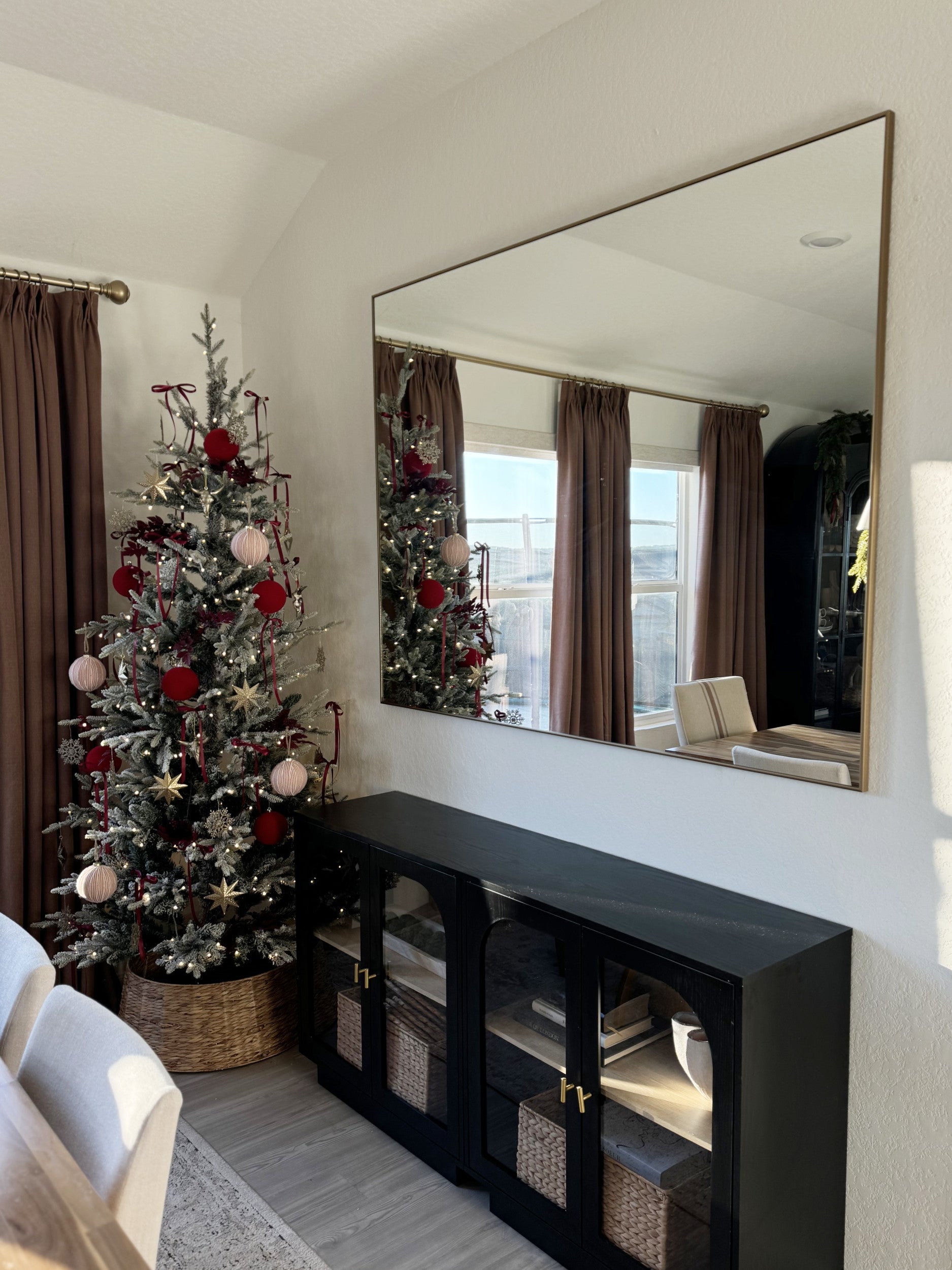 stanton-champagne-bronze-lifestyle-3.png