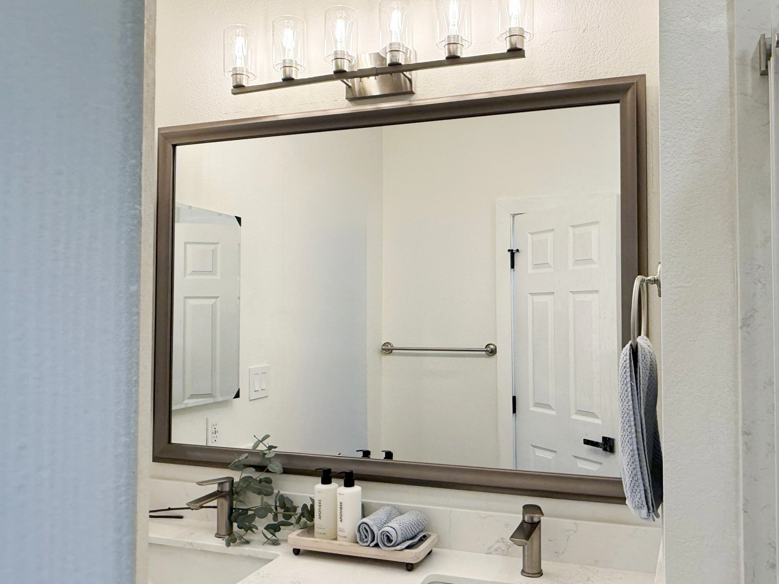 woodford-nickel-lifestyle-3.png