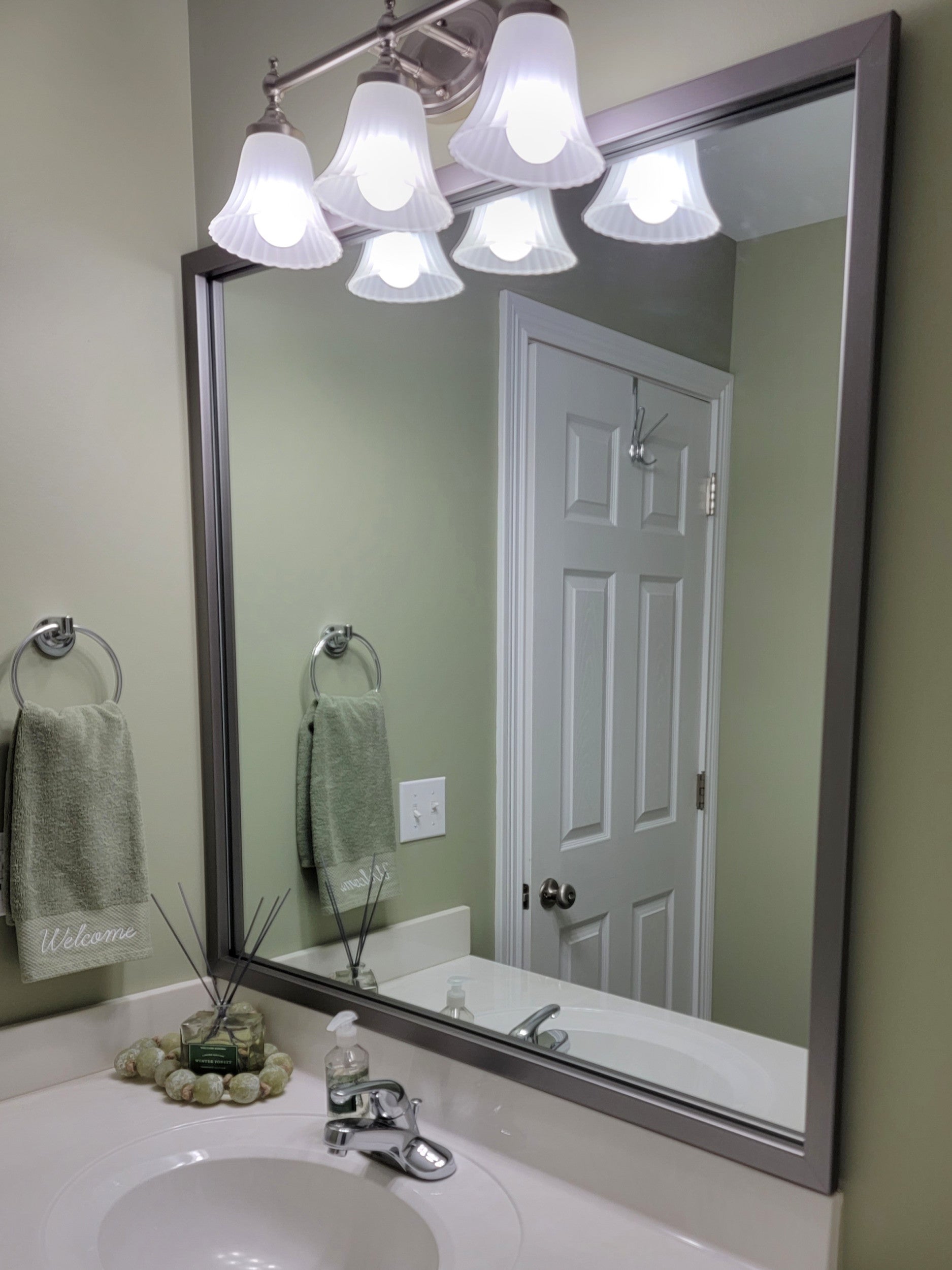 ellis-satin-nickel-lifestyle-1.png