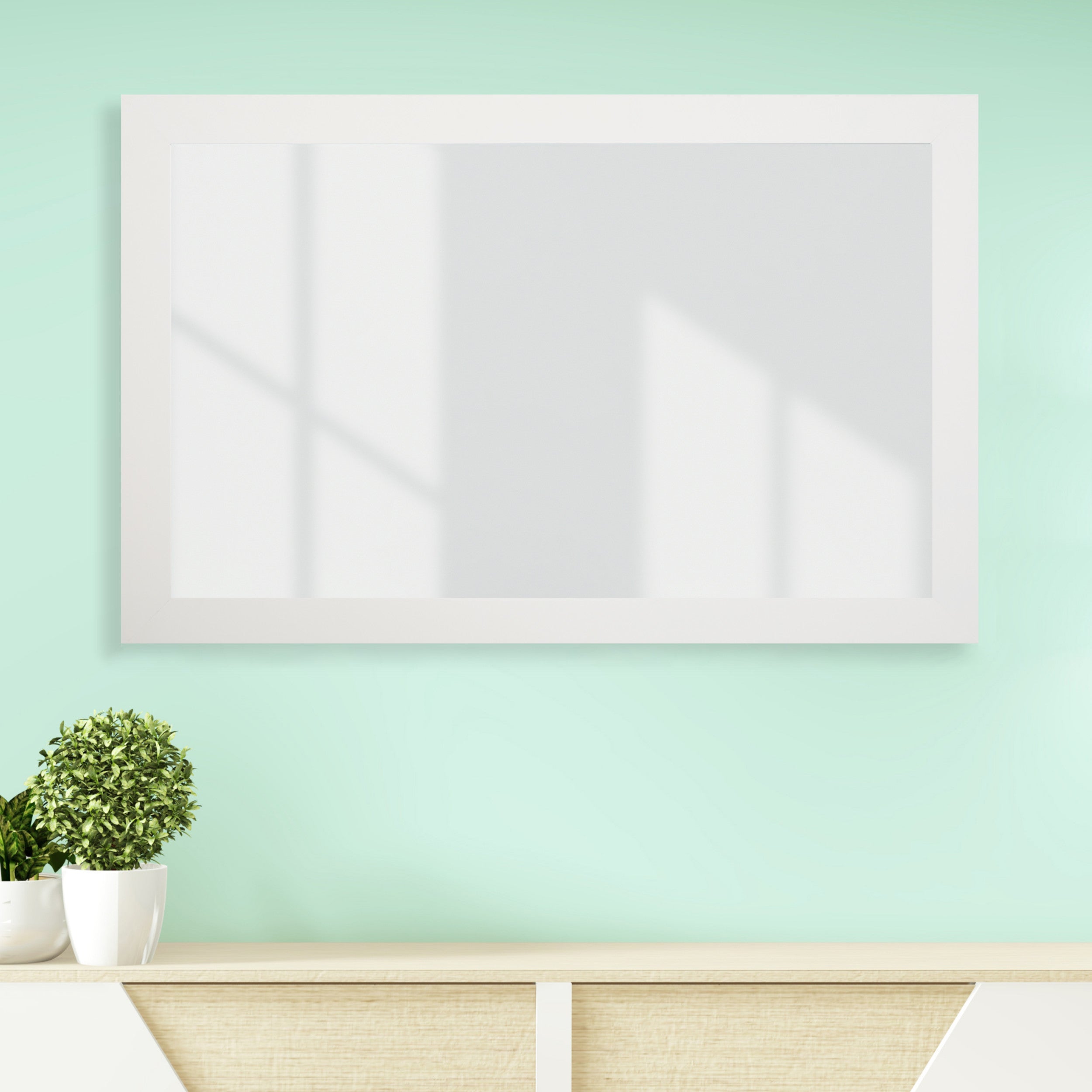 brisco-white-lifestyle-3.png