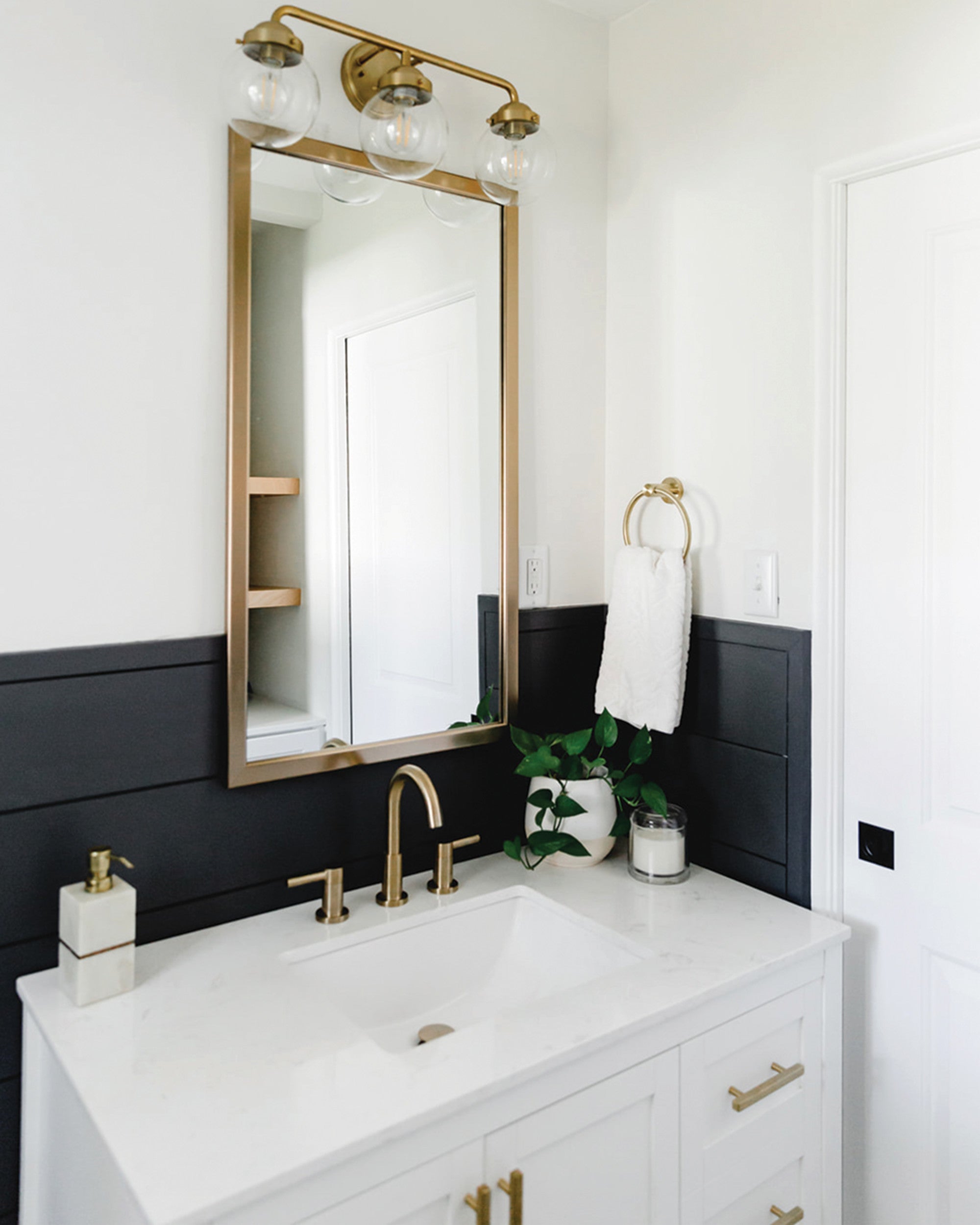 ellis-gold-lifestyle-5.png