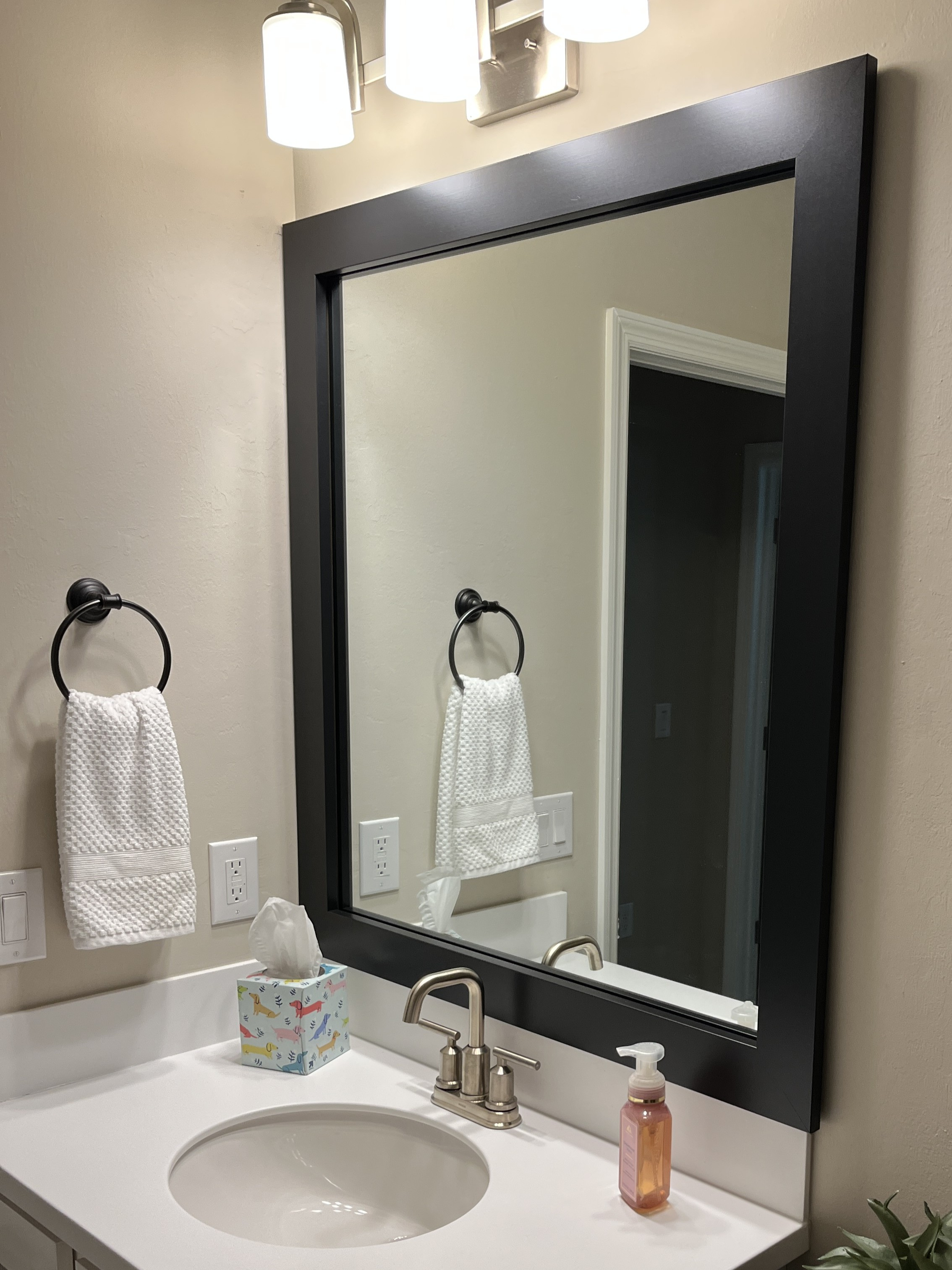 Upton Black Add A Frame