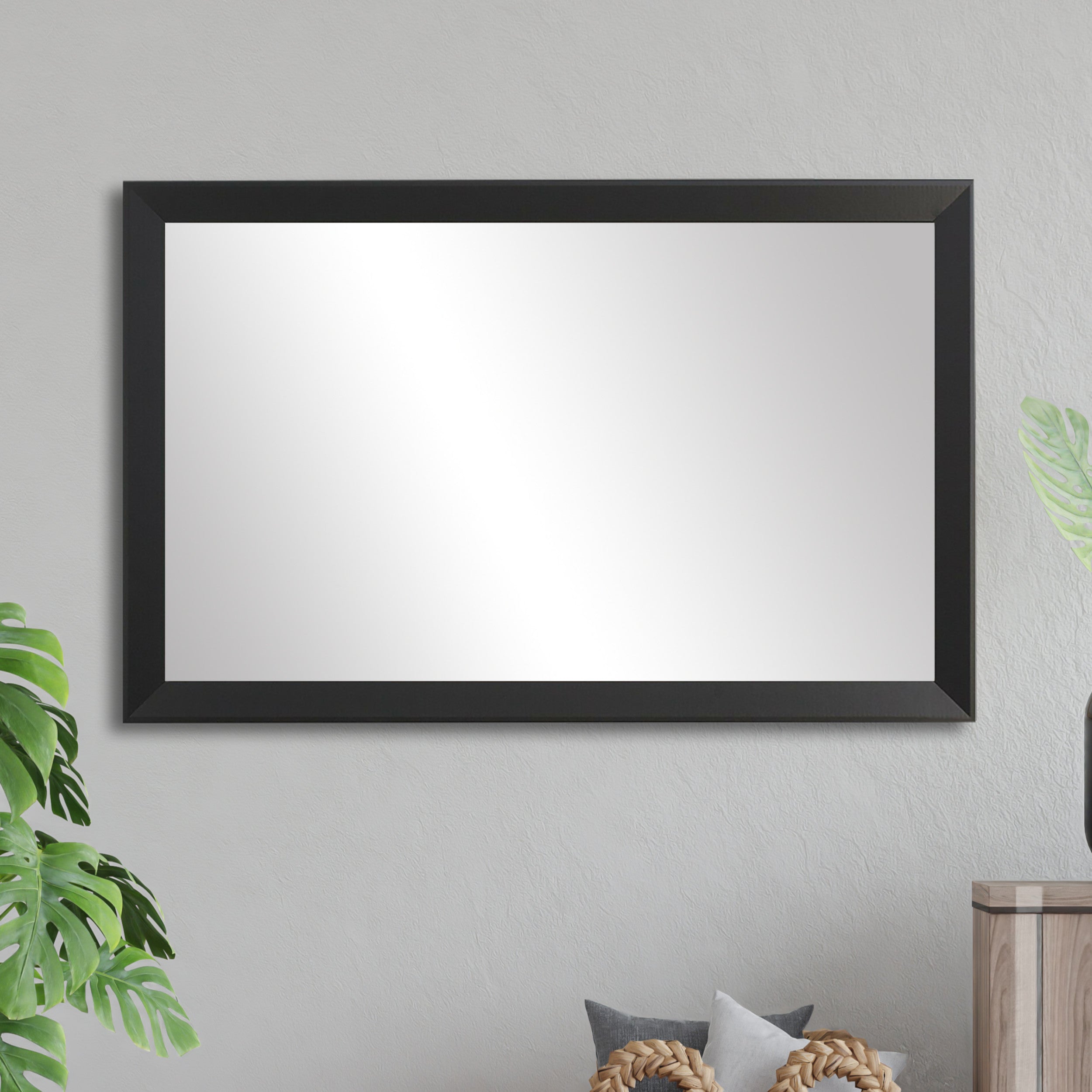 larue-black-lifestyle-1.png