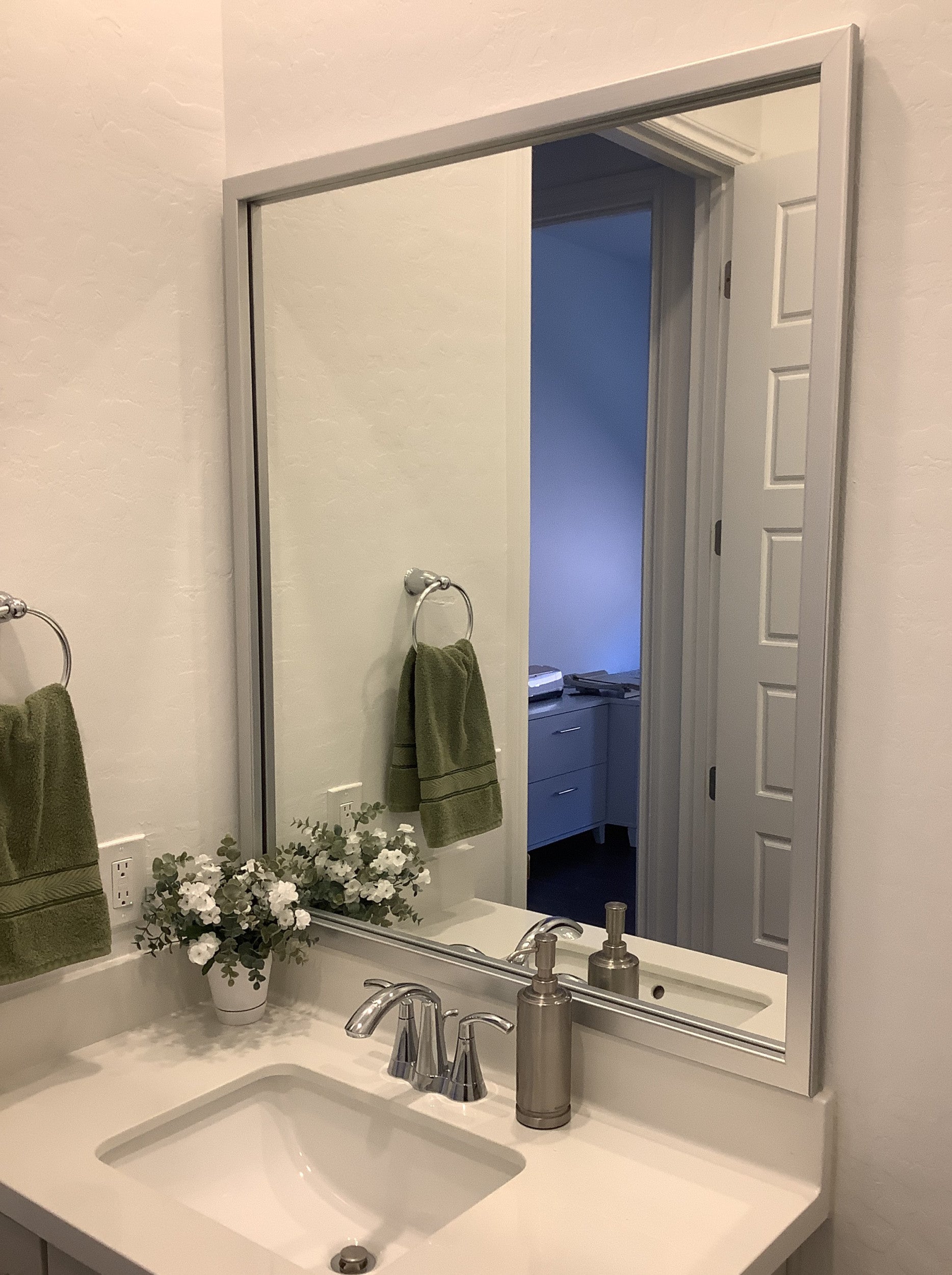 ellis-brushed-chrome-lifestyle-4.png
