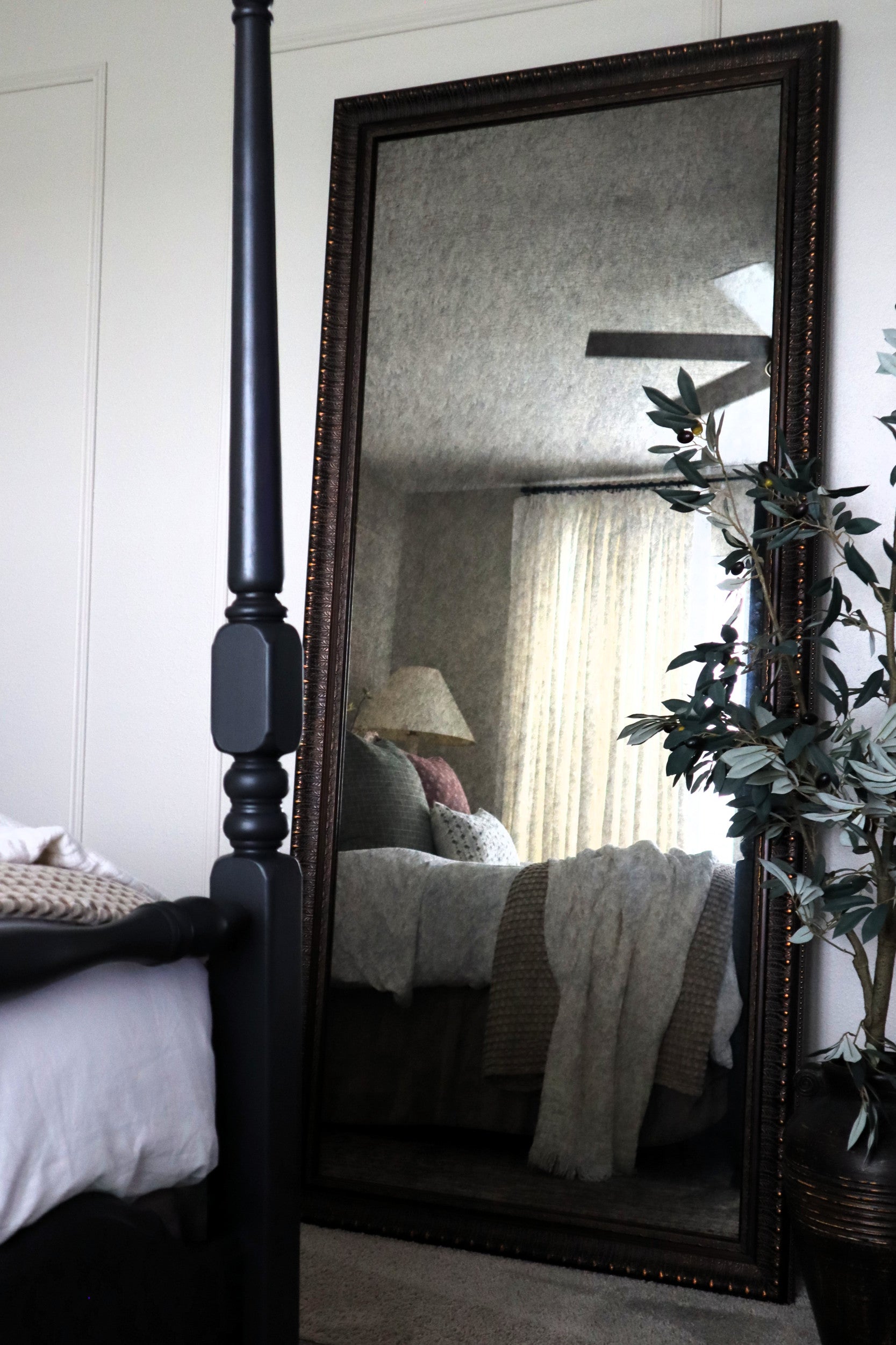monterey-bronze-lifestyle-4.png