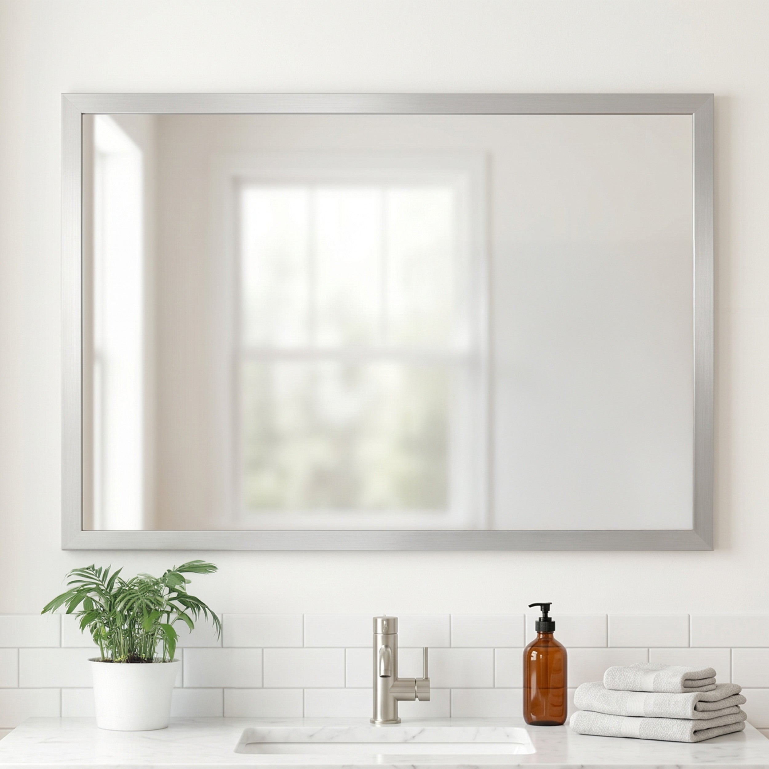 ellis-silver-lifestyle-2.png
