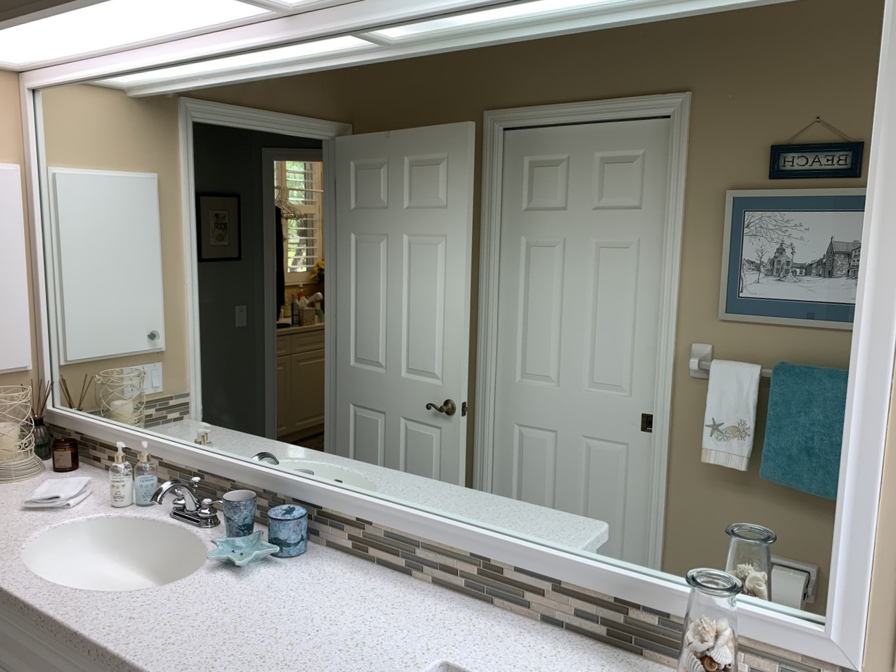 Avery Pure White Add A Frame
