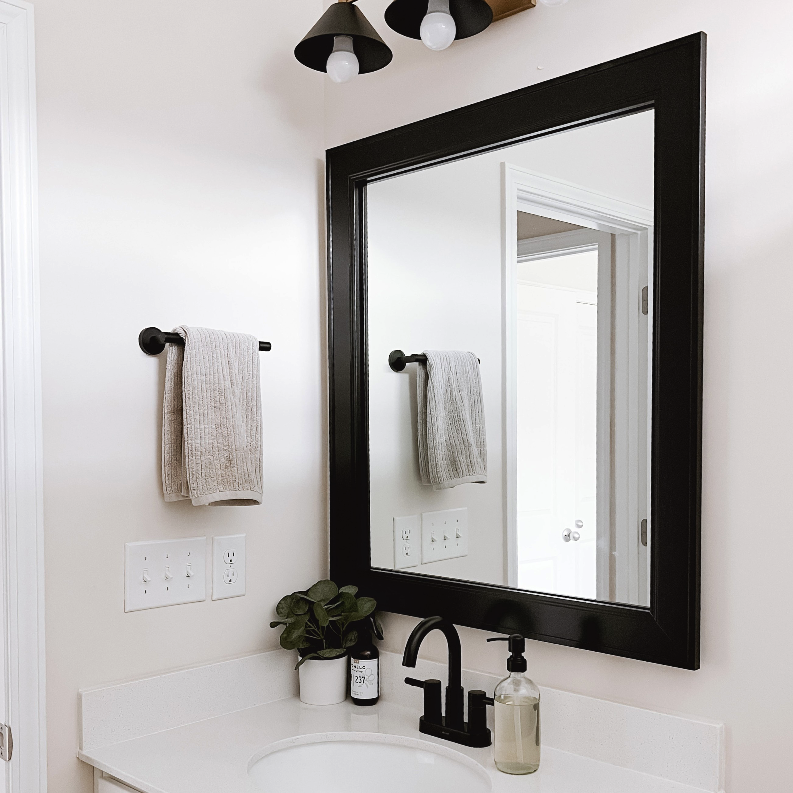 Eastland Black Add A Frame
