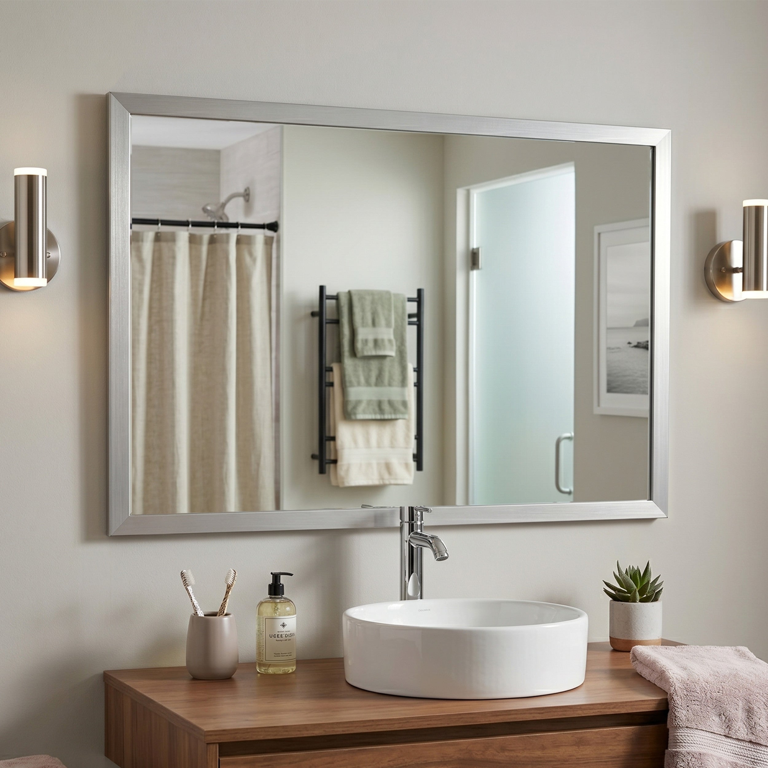 ellis-silver-lifestyle-5.png