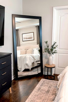 porter-black-lifestyle-1.png