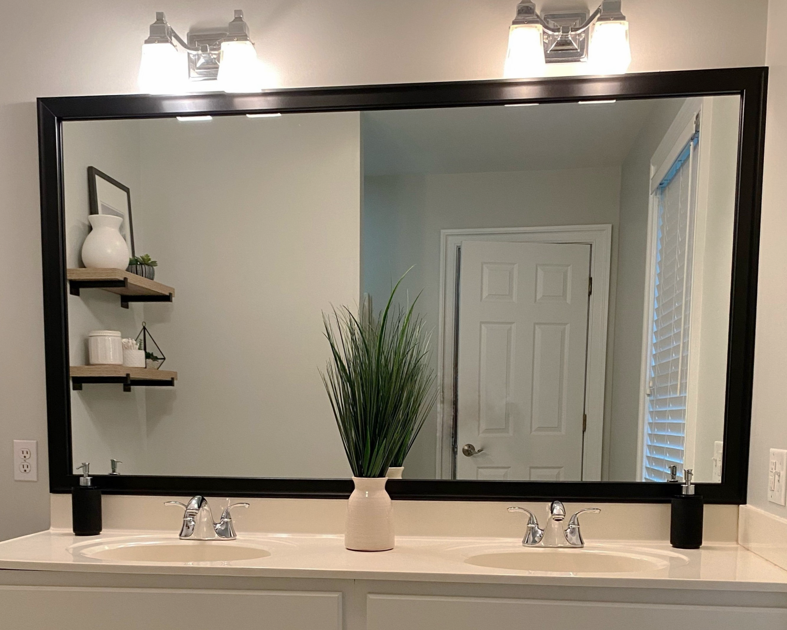 Avery Black Add A Frame