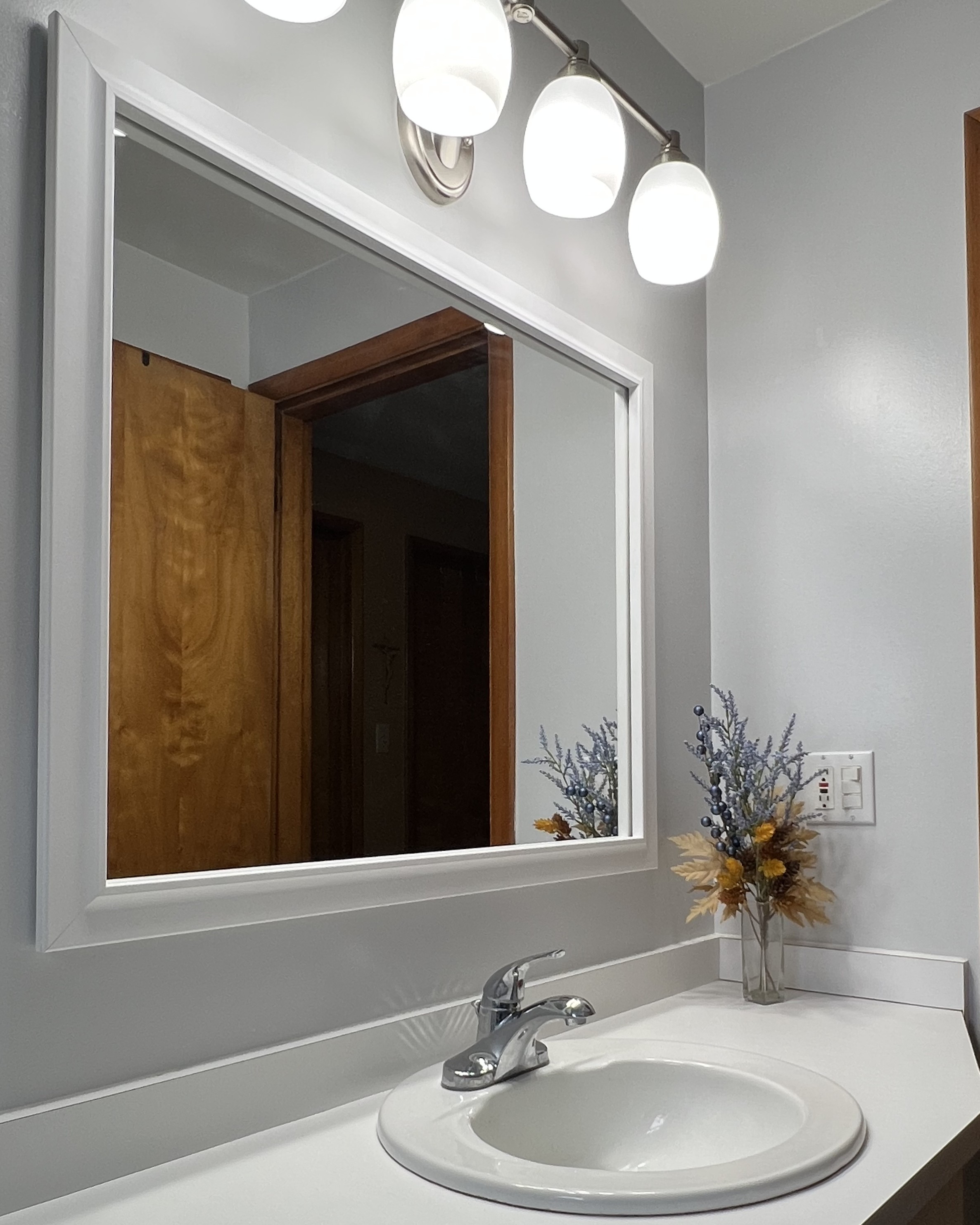 Avery Pure White Add A Frame
