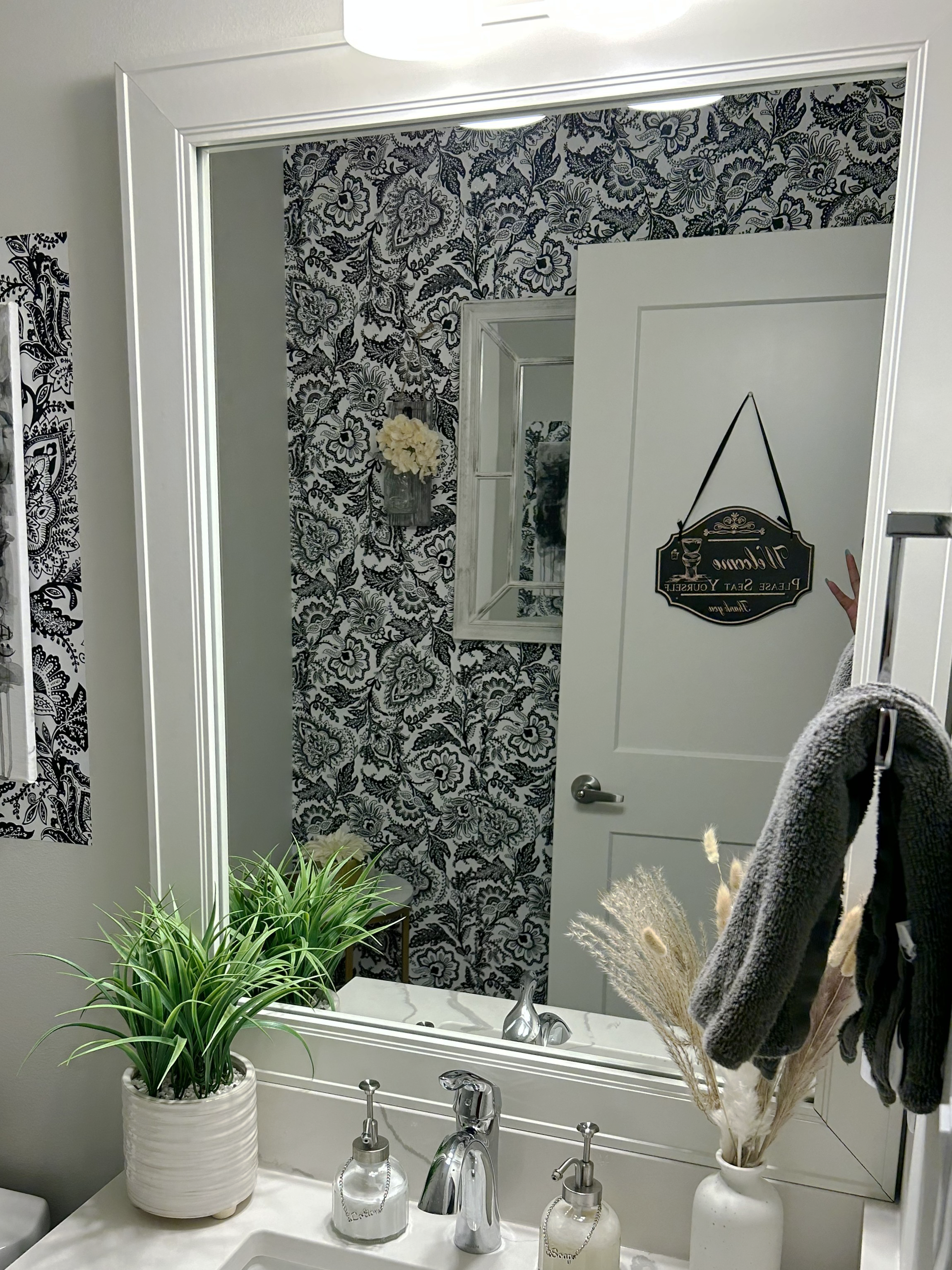 Eastland White Add A Frame