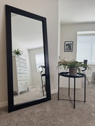 upton-black-lifestyle-2.png