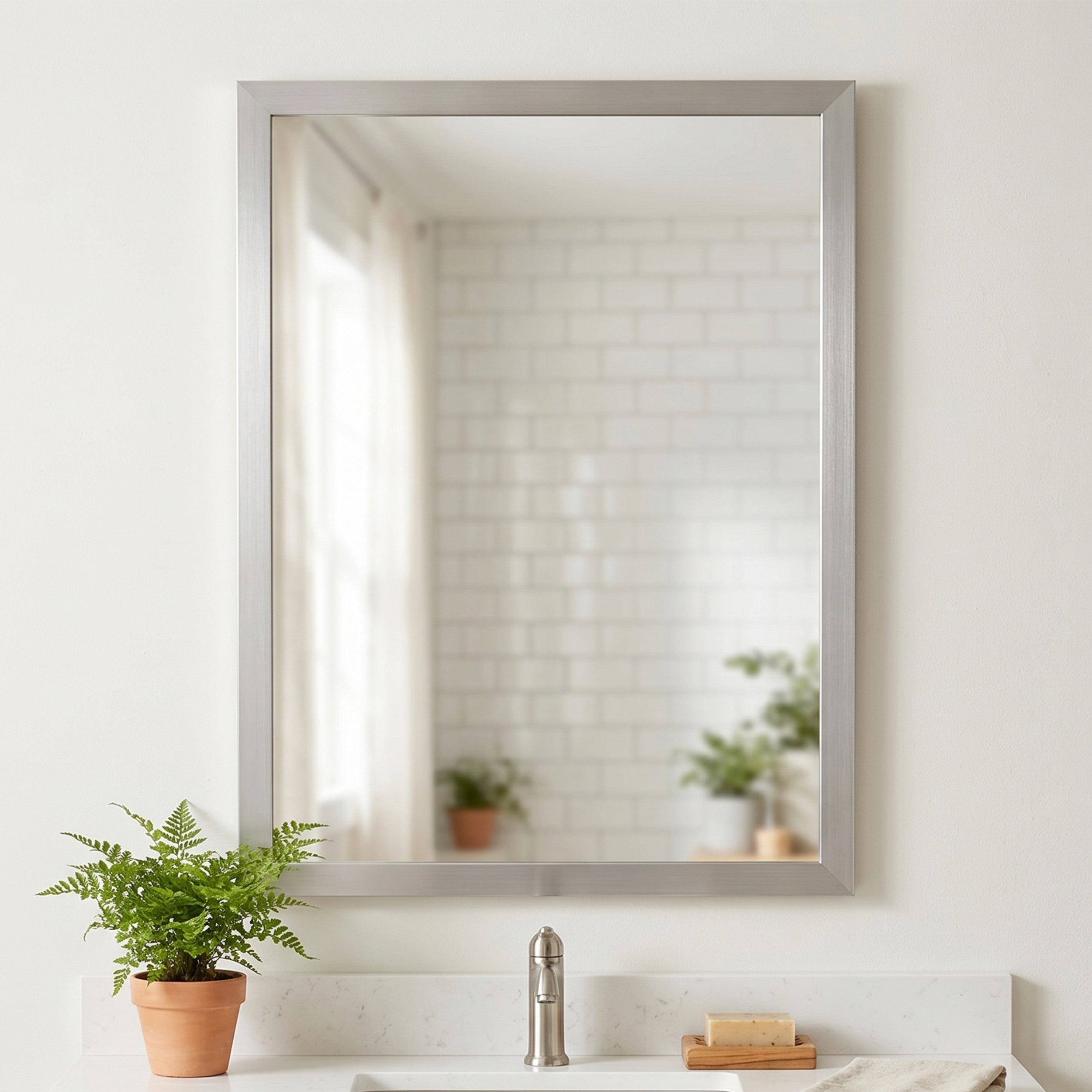 ellis-silver-lifestyle-1.png